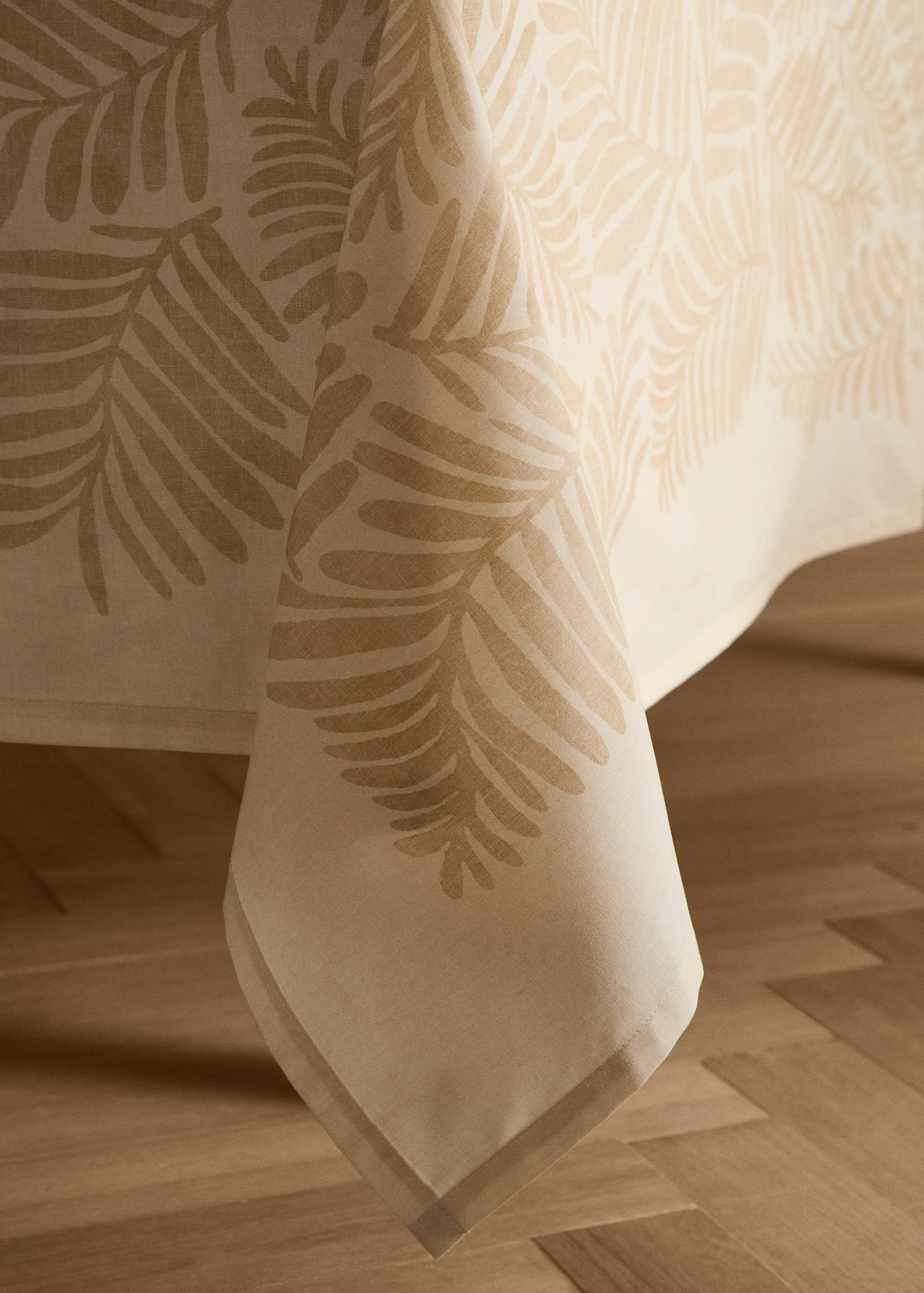 Cotton canvas tablecloth with leaf print for 2 to 4 diners - Details of the article 8