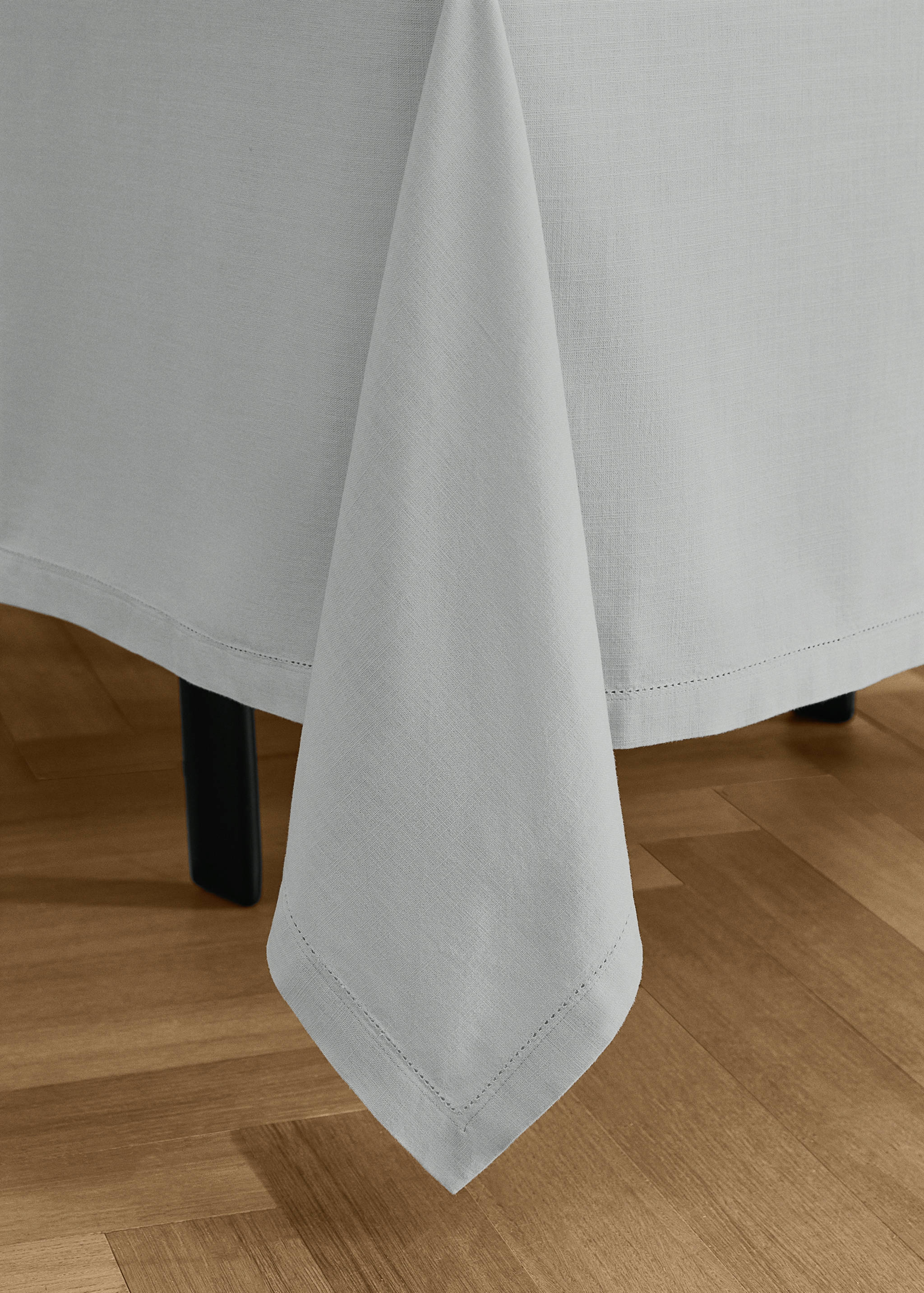 Cotton vanilla tablecloth for 2 to 4 diners - Details of the article 8