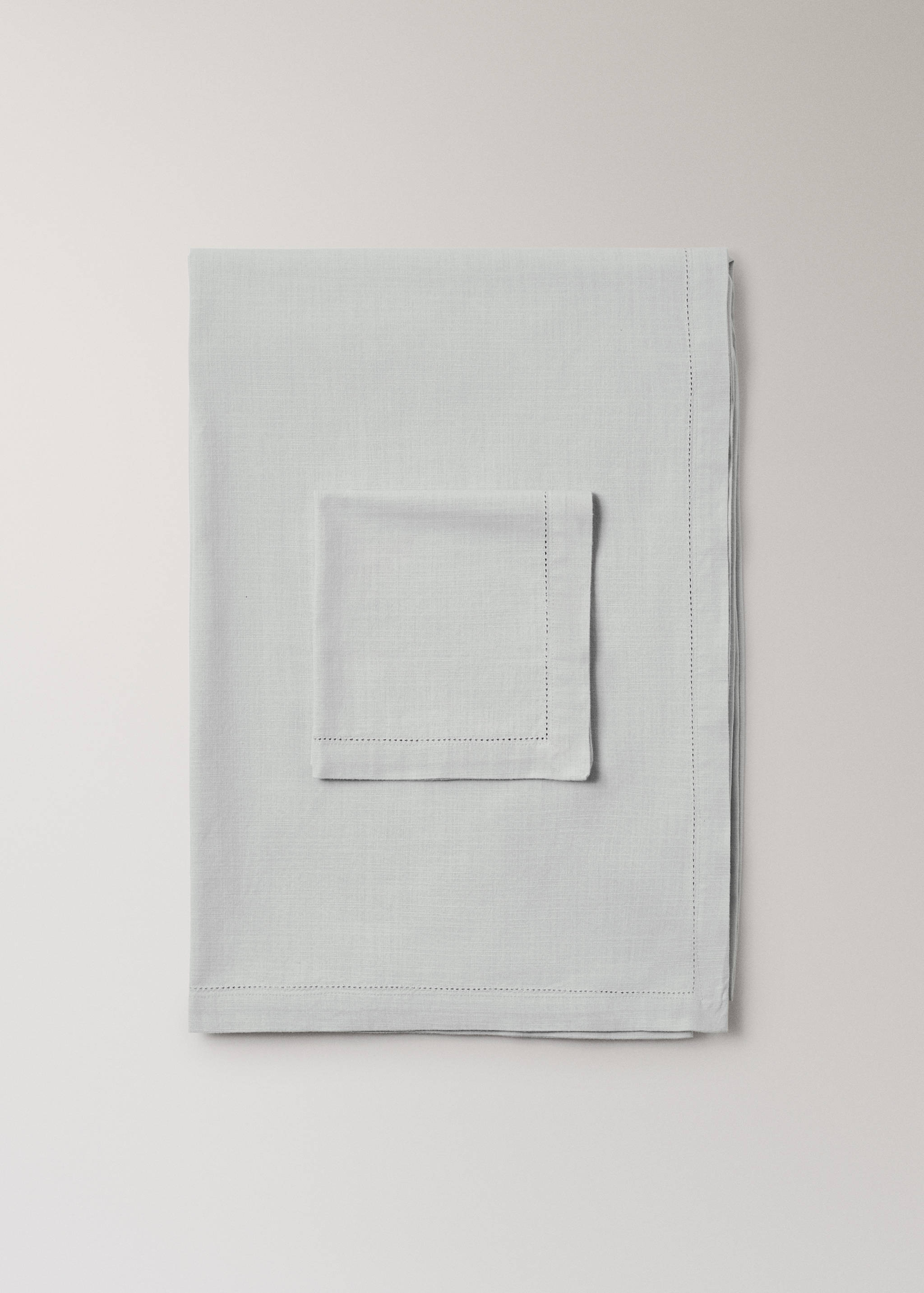 Cotton vanilla tablecloth for 2 to 4 diners - Details of the article 3