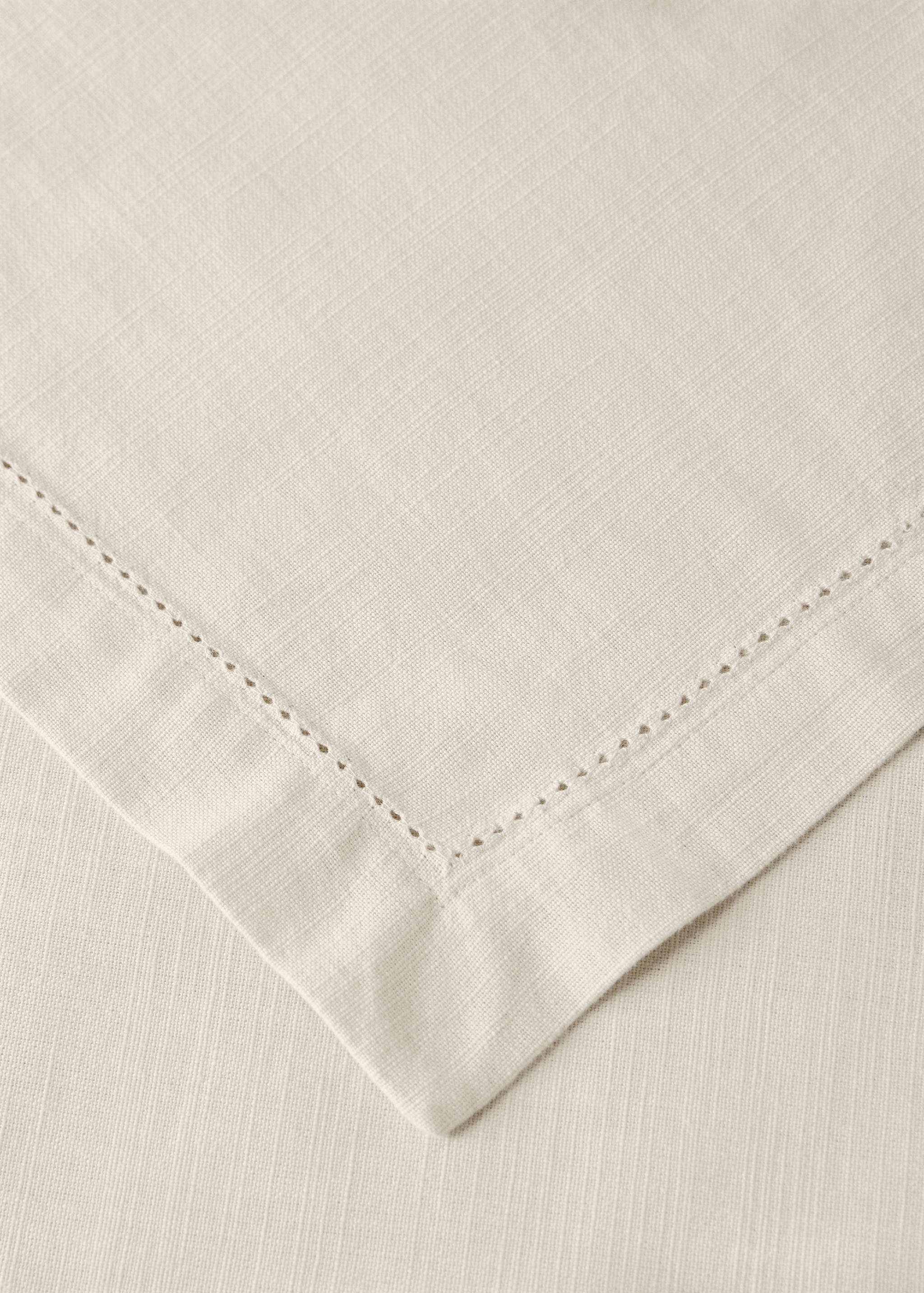 Cotton vanilla tablecloth for 6 to 8 diners - Details of the article 1