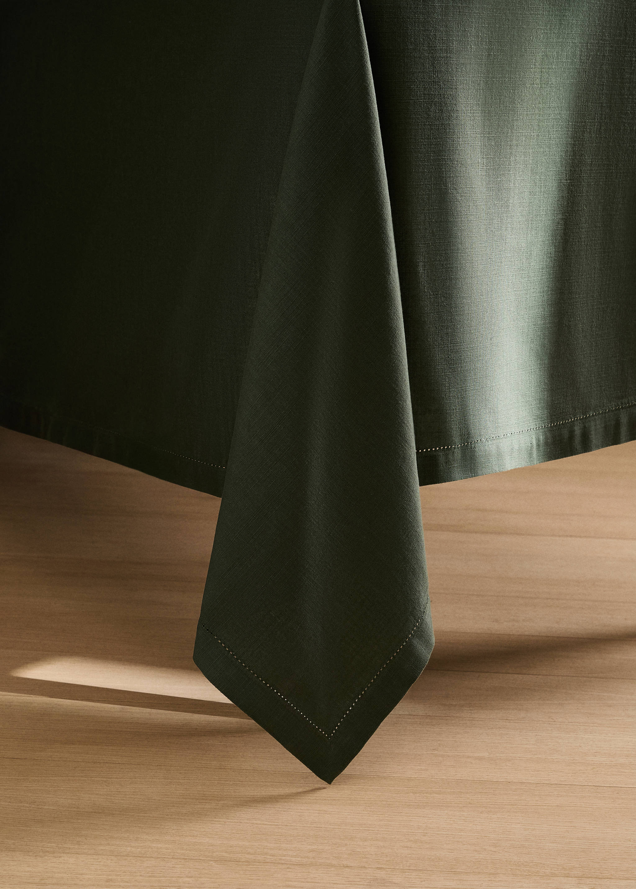 Cotton vanilla tablecloth for 6 to 8 diners - Details of the article 8