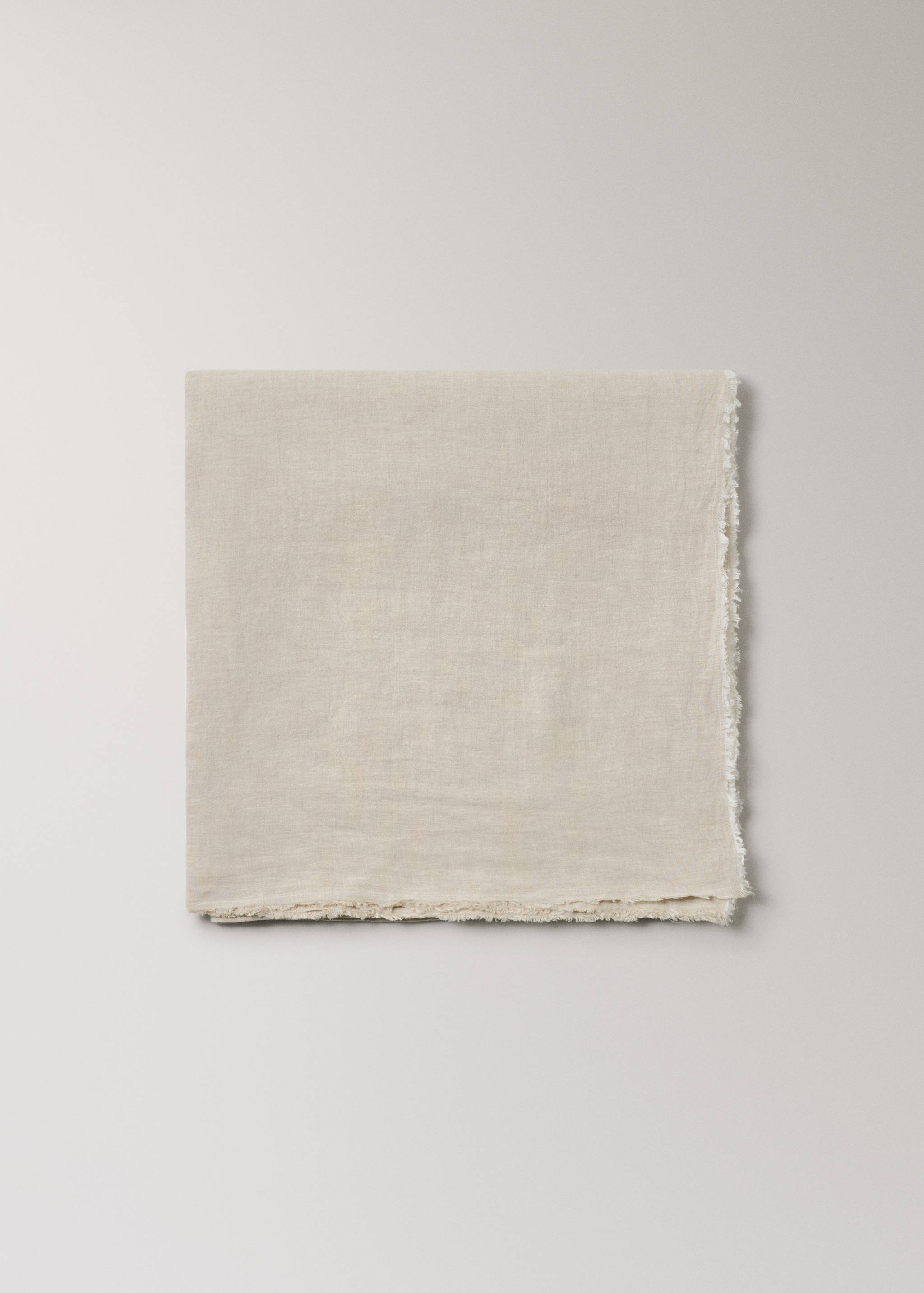 Linen tablecloth with frayed ends for 6 to 8 diners - Details of the article 3