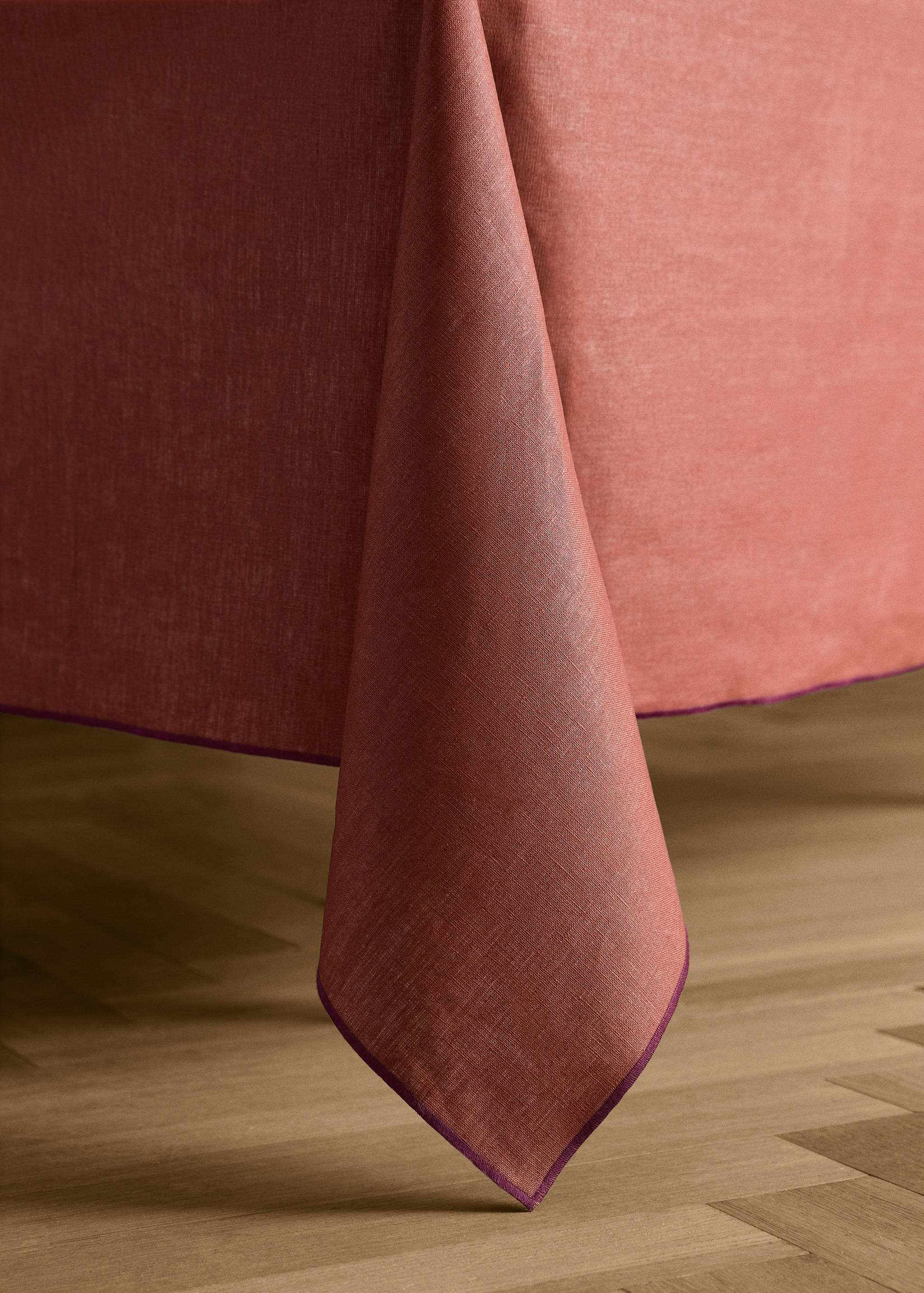 Gecoat tafelkleed 100% linnen met contrasterende overlock voor 6 tot 8 personen - Detail van het artikel 8