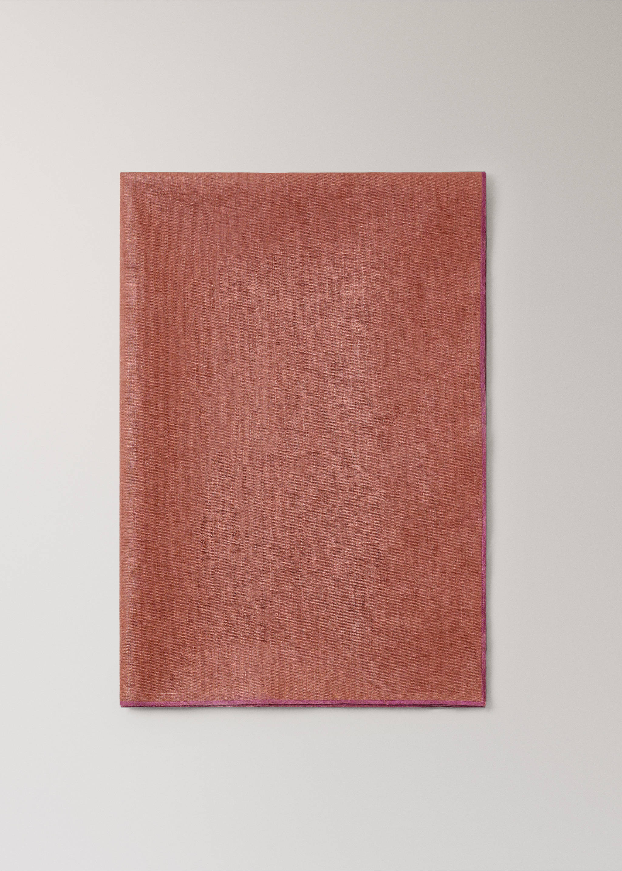 Resin-coated 100% linen tablecloth with contrasting overlock for 6 to 8 diners - Details of the article 3, Burnt Orange. Ref: 17004155-00.
