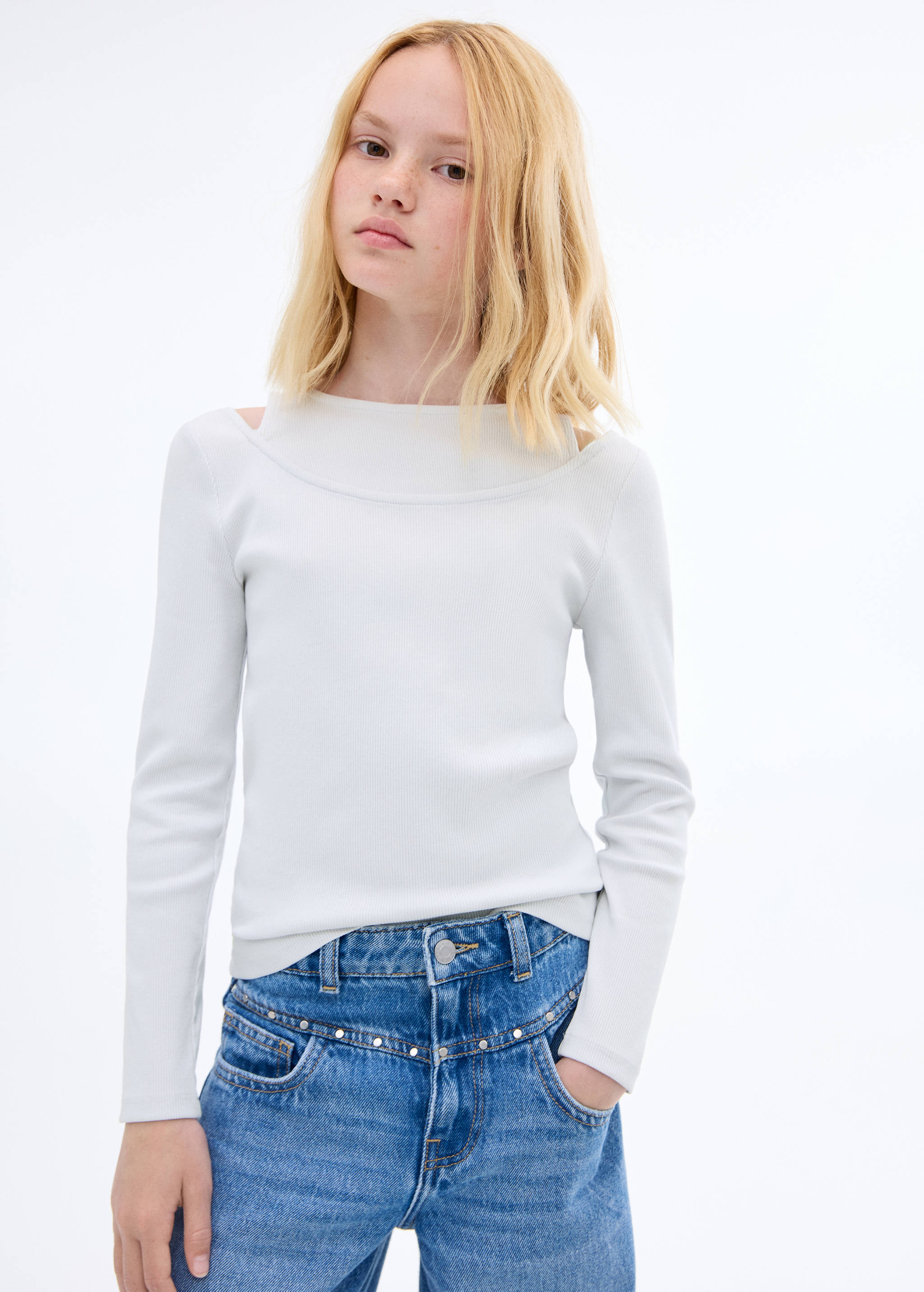 T-shirt maille côtelée à découpe - Plan moyen