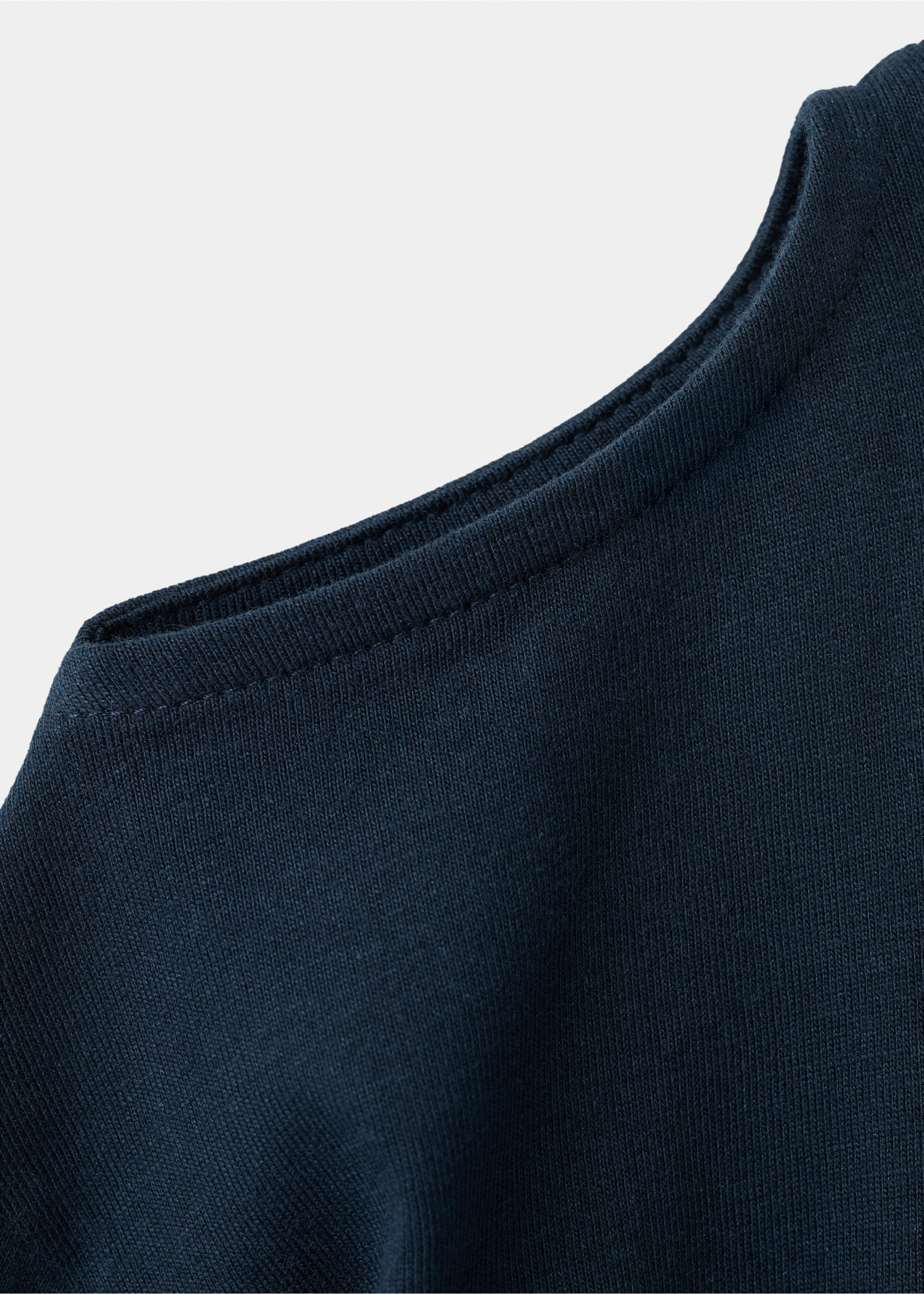 Cut-out t-shirt - Details of the article 8, Navy. Ref: 17004430-00.