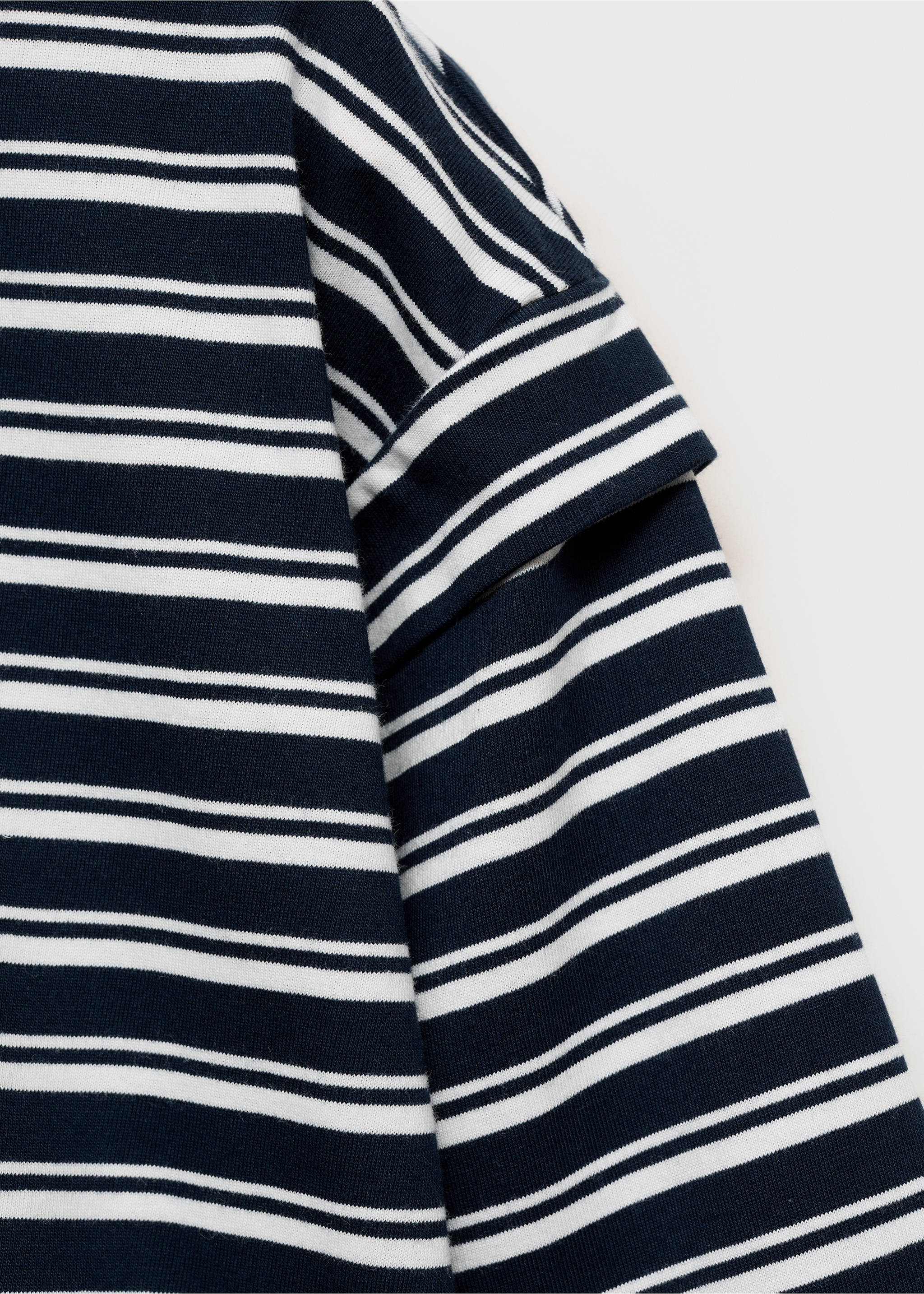 Striped long sleeves t-shirt - Details of the article 8, Navy. Ref: 17004431-00.
