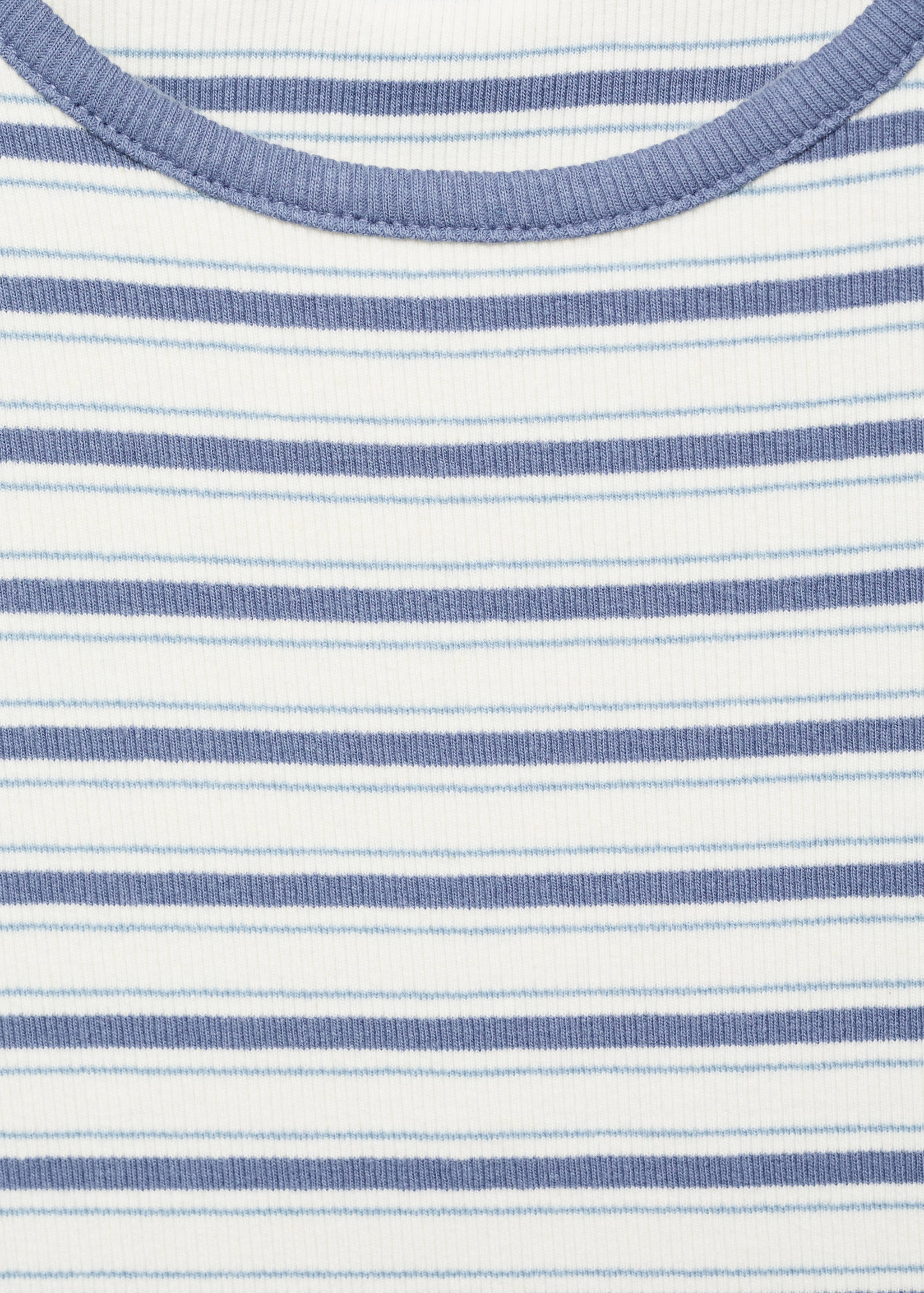 Striped t-shirt with contrasting collar - Details of the article 8