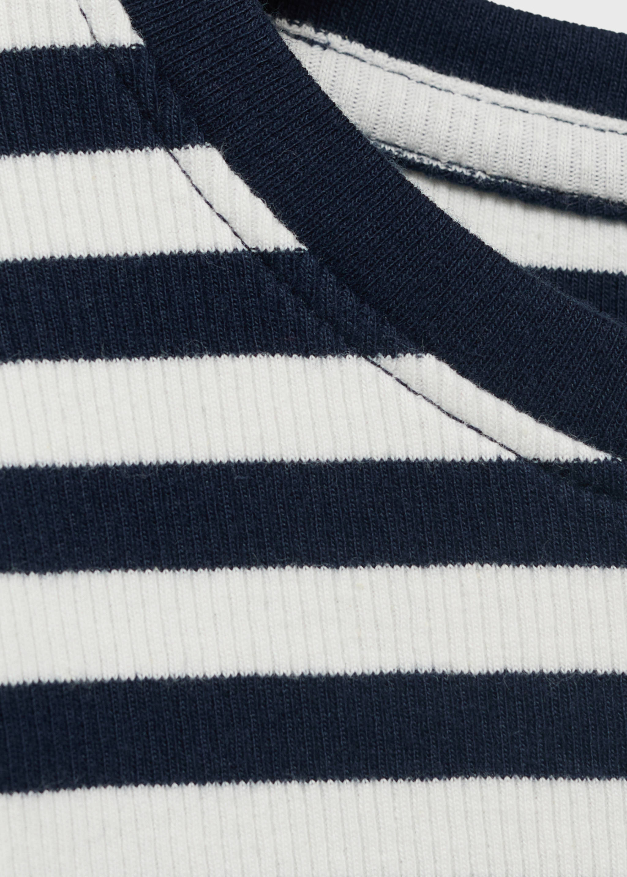 Basic striped t-shirt - Details of the article 8