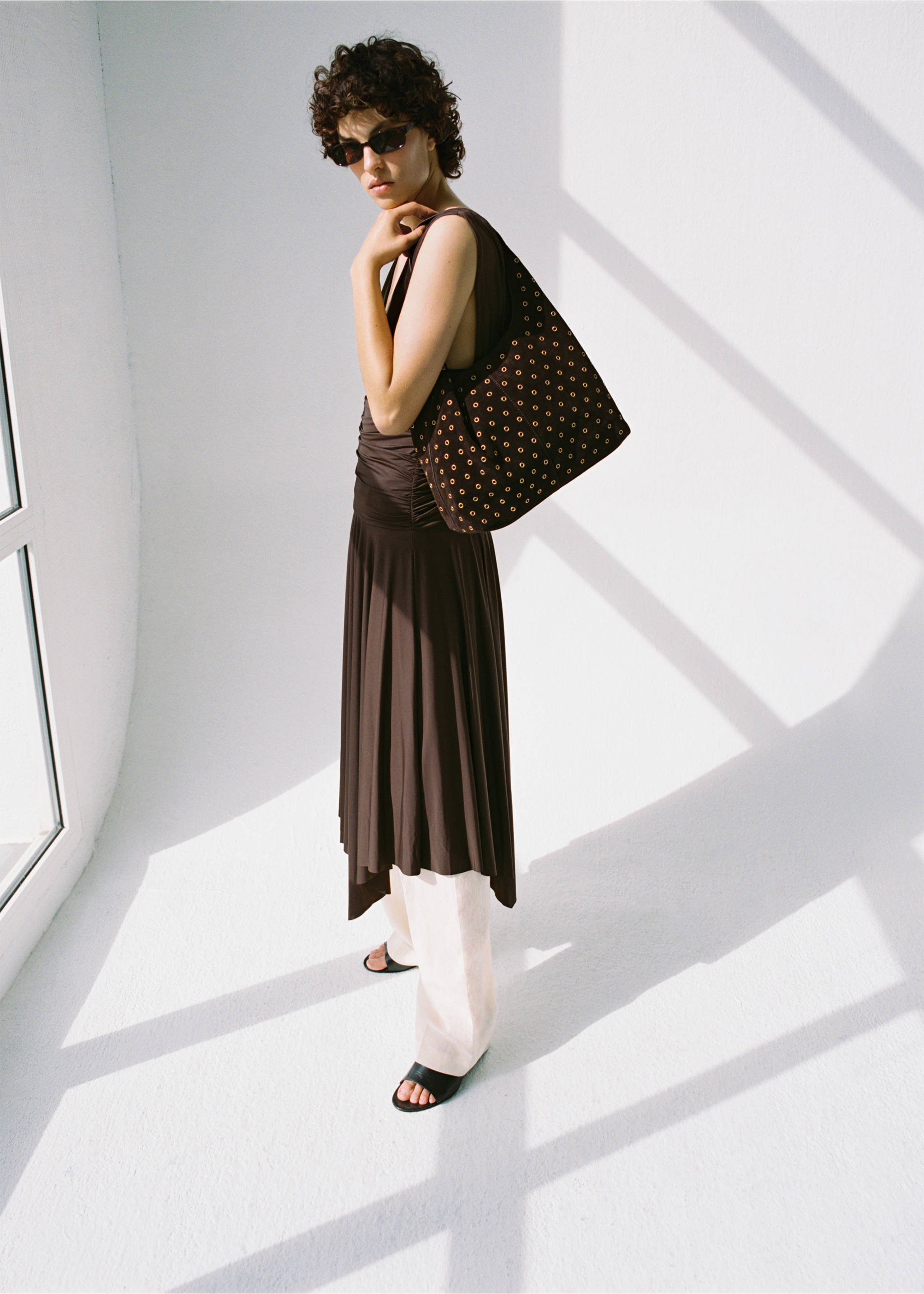 Suede shopper bag with eyelets - General plane, Chocolate. Ref: 17004444-00.