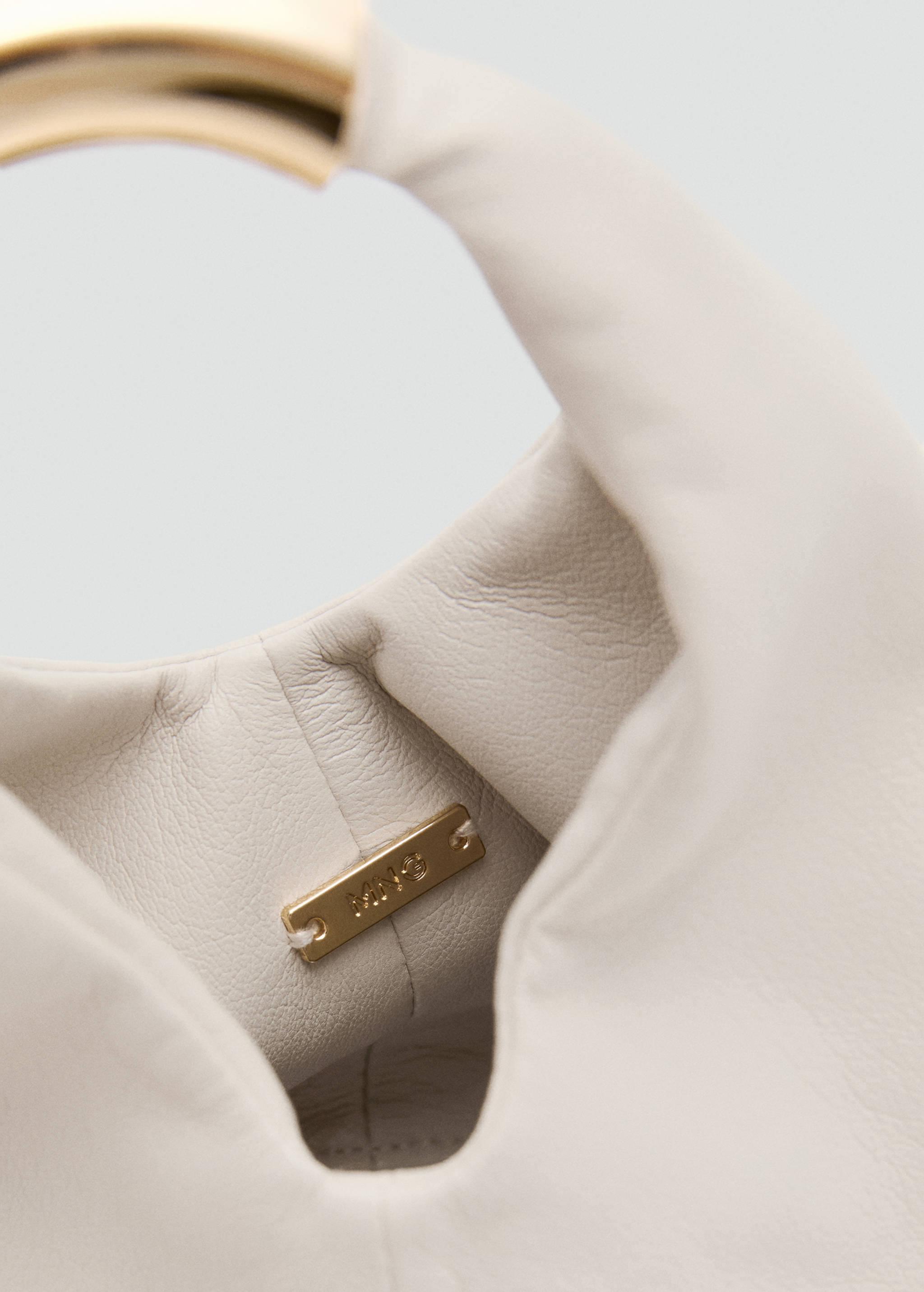 Handbag with metal handle - Details of the article 3