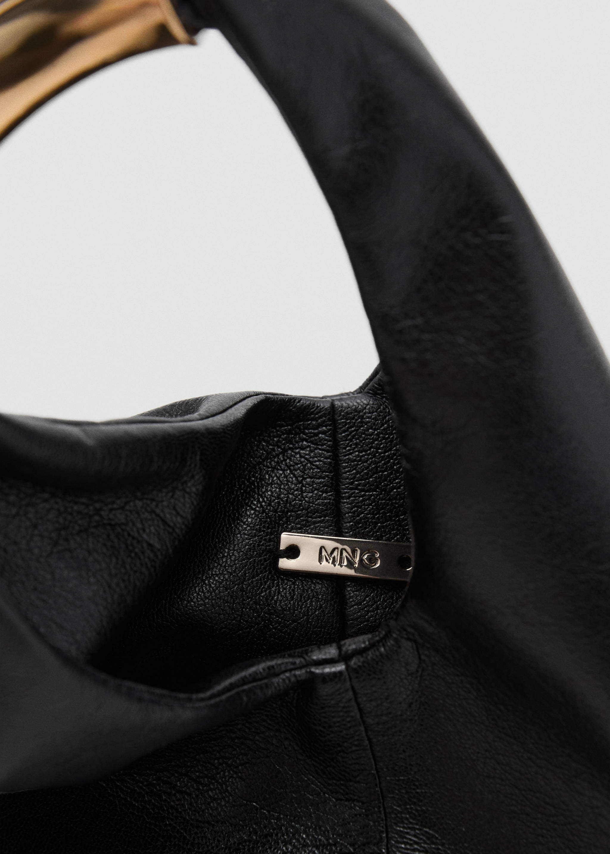 Handbag with metal handle - Details of the article 3