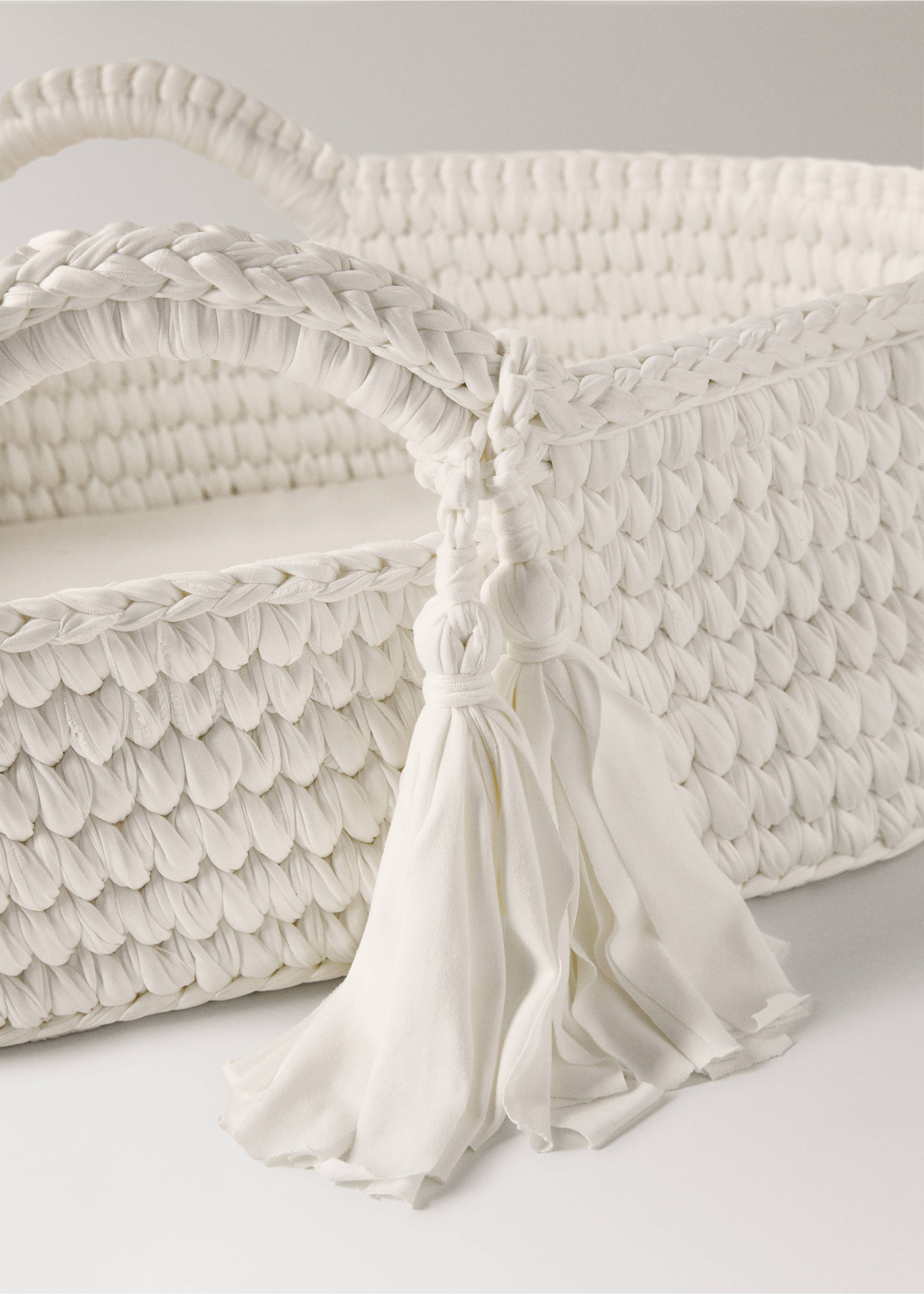 Crochet baby Moses basket - Details of the article 2, White. Ref: 17004794-00.