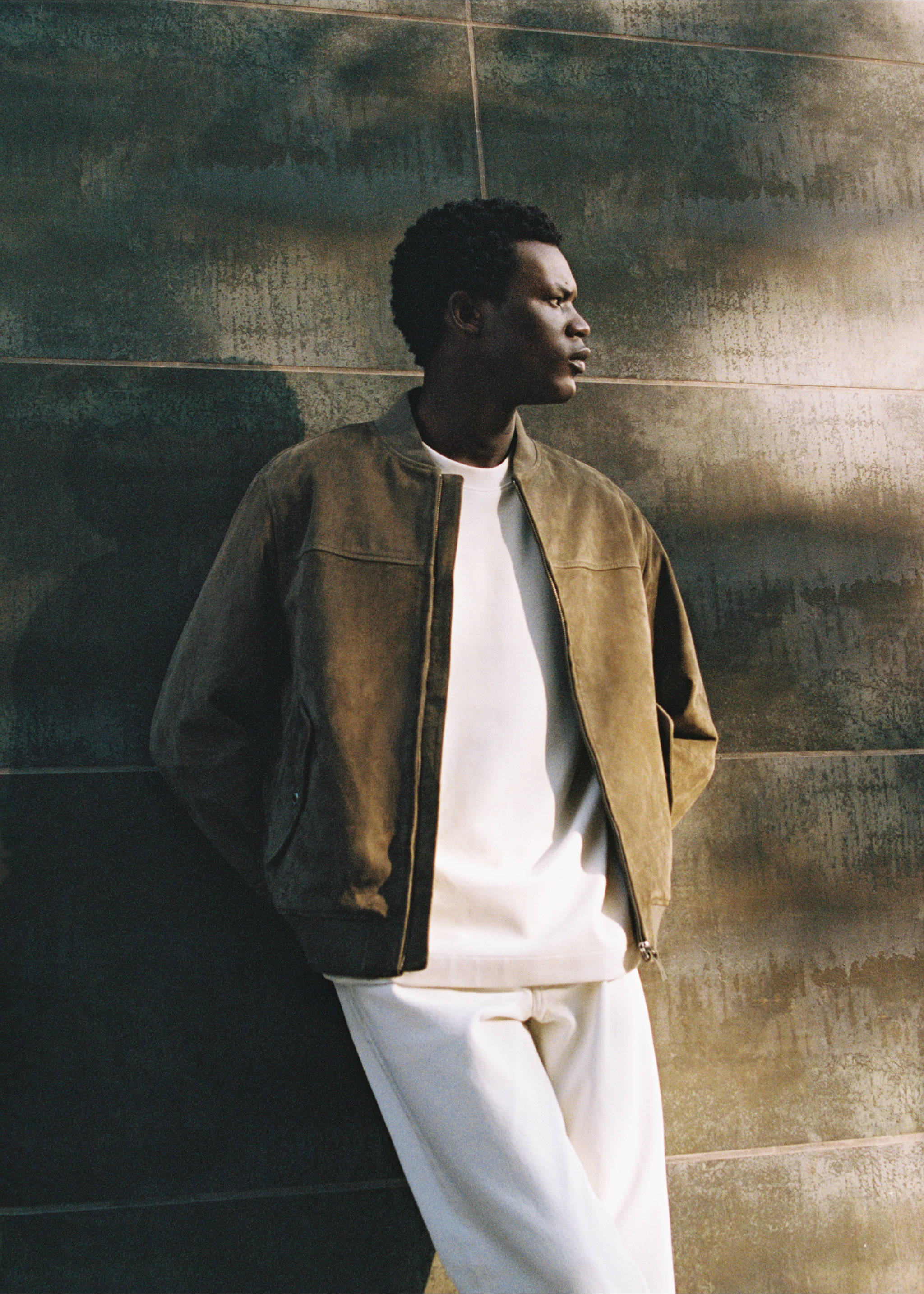 Blouson bomber cuir daim - Détail de l'article 3, Kaki. Ref: 17005141-00.