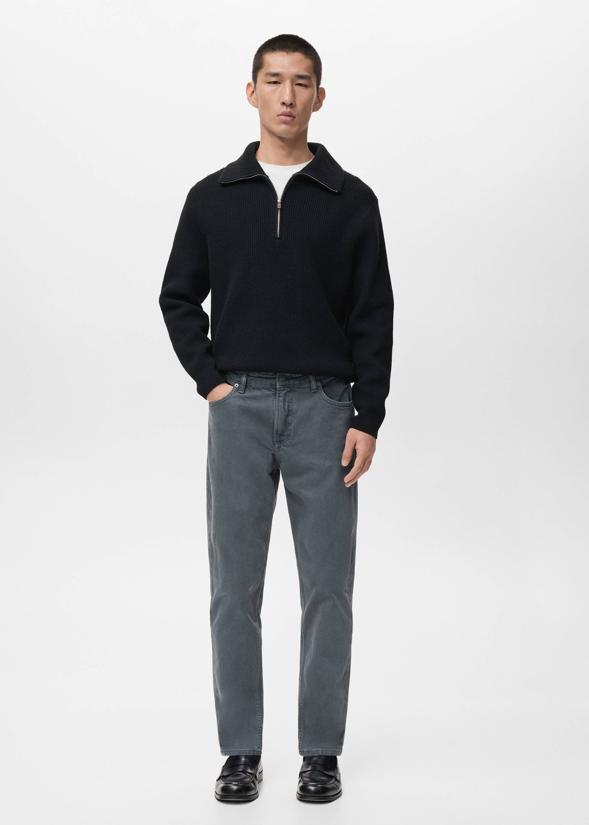 جينز بن بقصة ضيقة ومقاس قصير - رؤية عامة