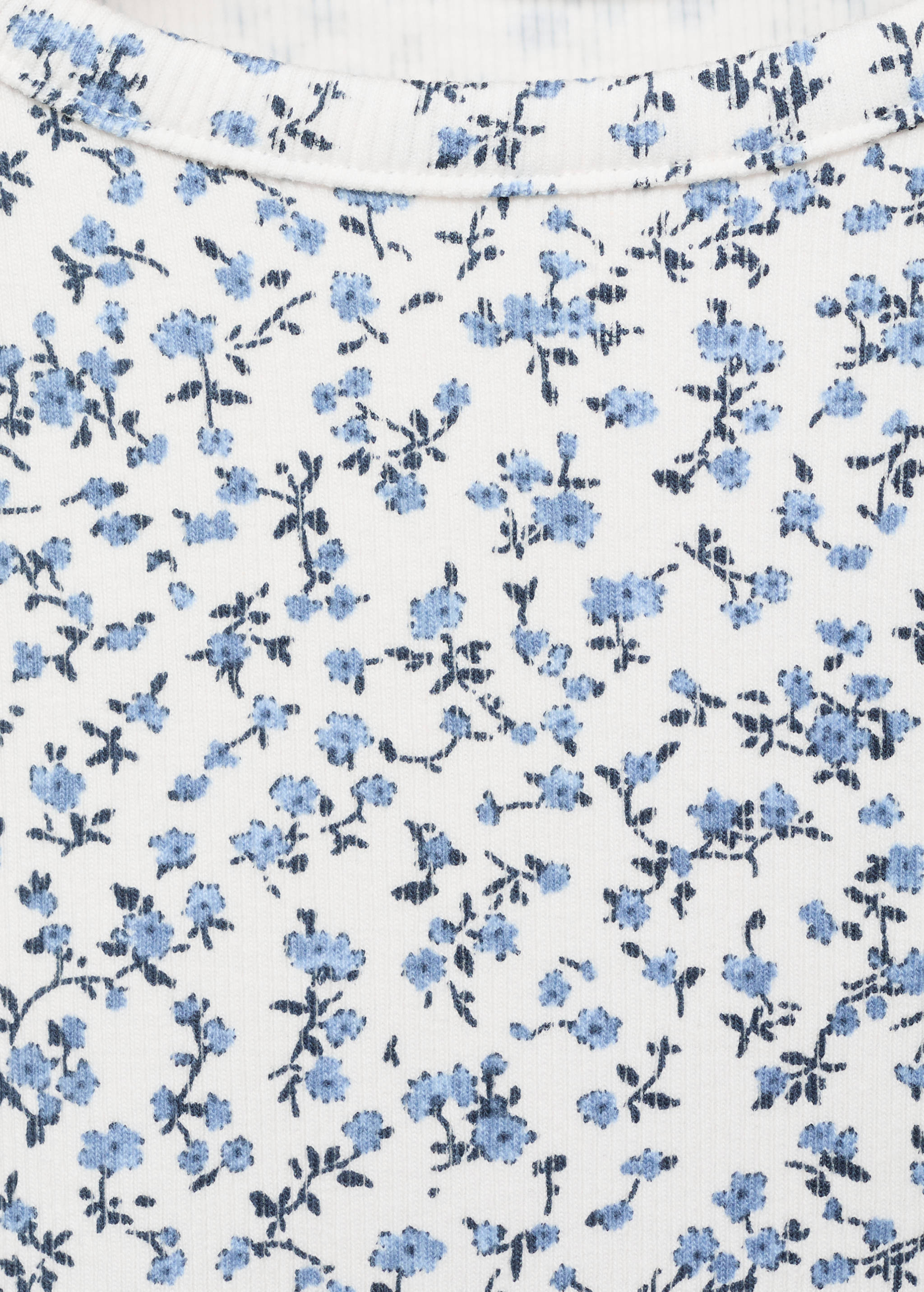 تي شيرت بنقش زهور - تفاصيل المنتج 0