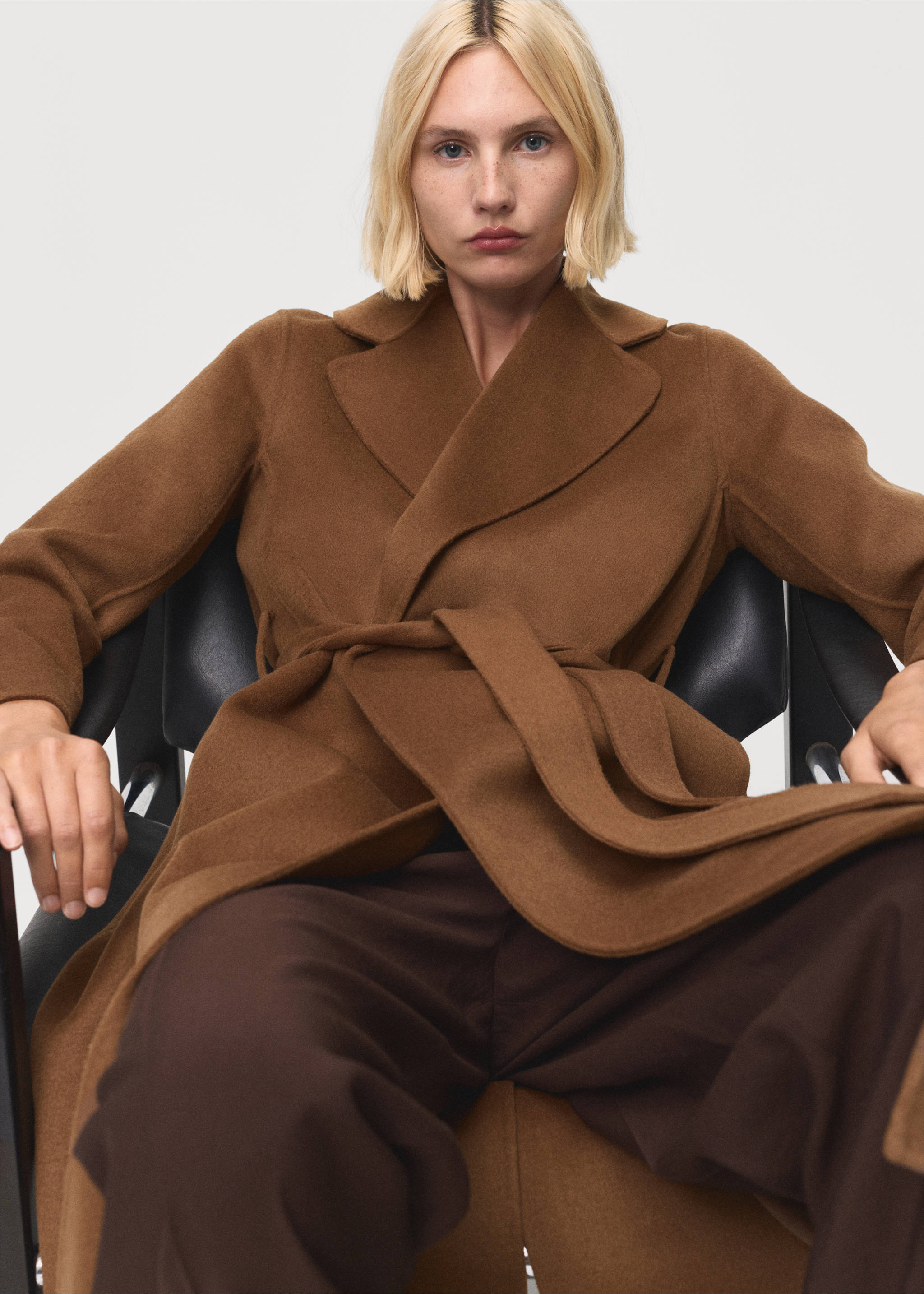 Handmade wool coat with belt - Details of the article 2, Medium Brown. Ref: 17005795-00.
