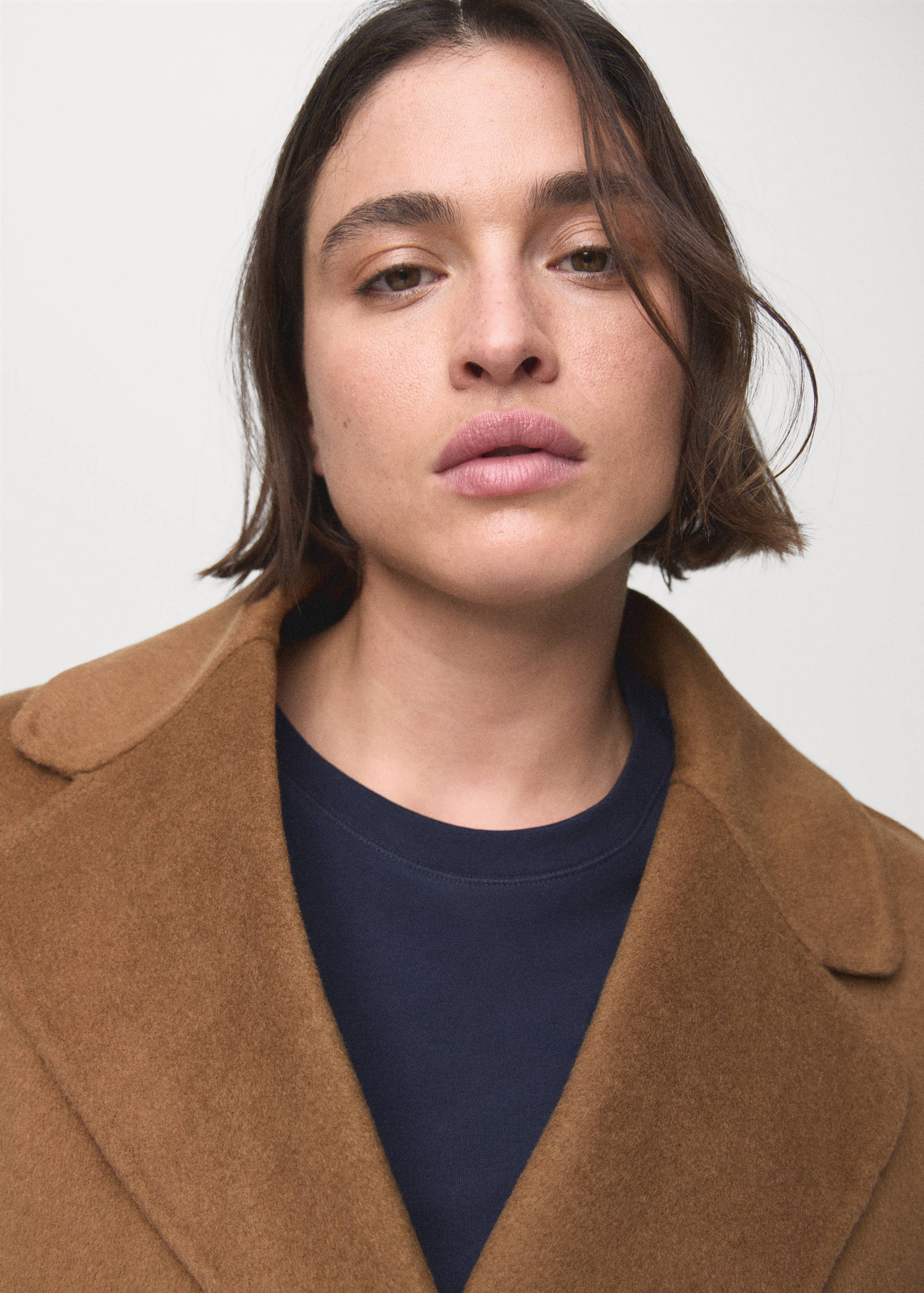 Handmade wool coat with belt - Details of the article 4