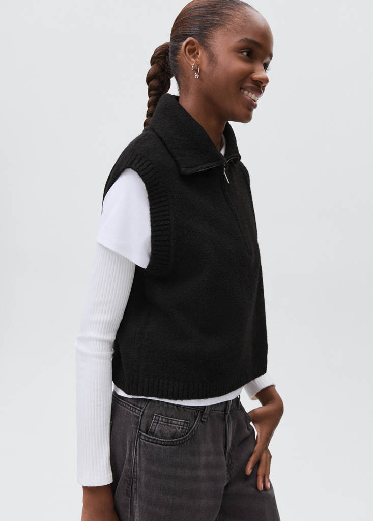 Perkins-neck knitted waistcoat — Black