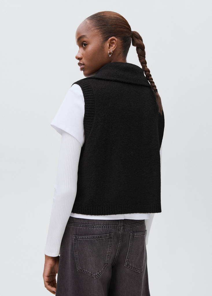 Perkins-neck knitted waistcoat — Black