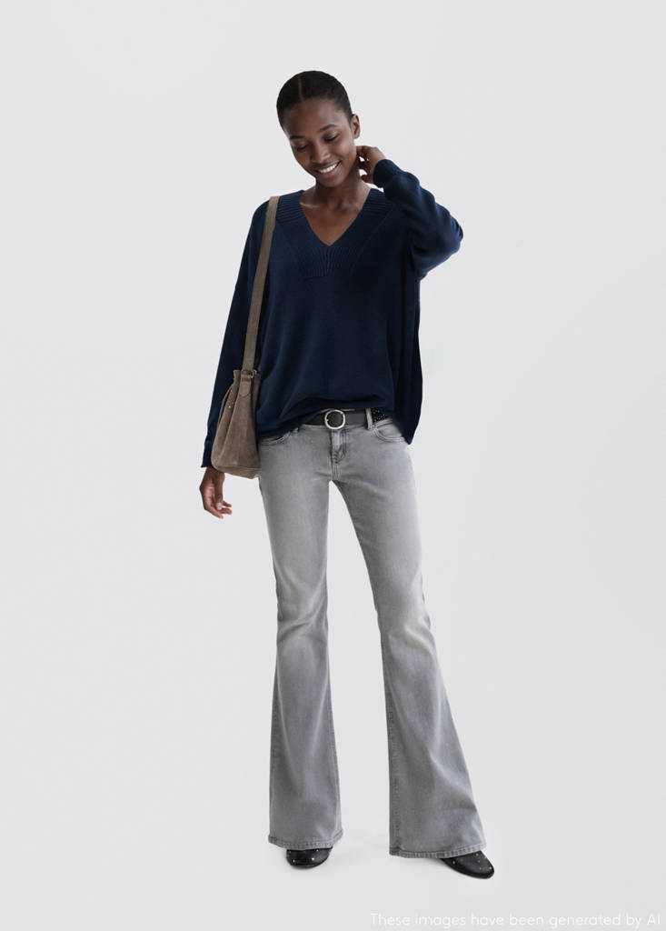 V-neck knit sweater — Navy