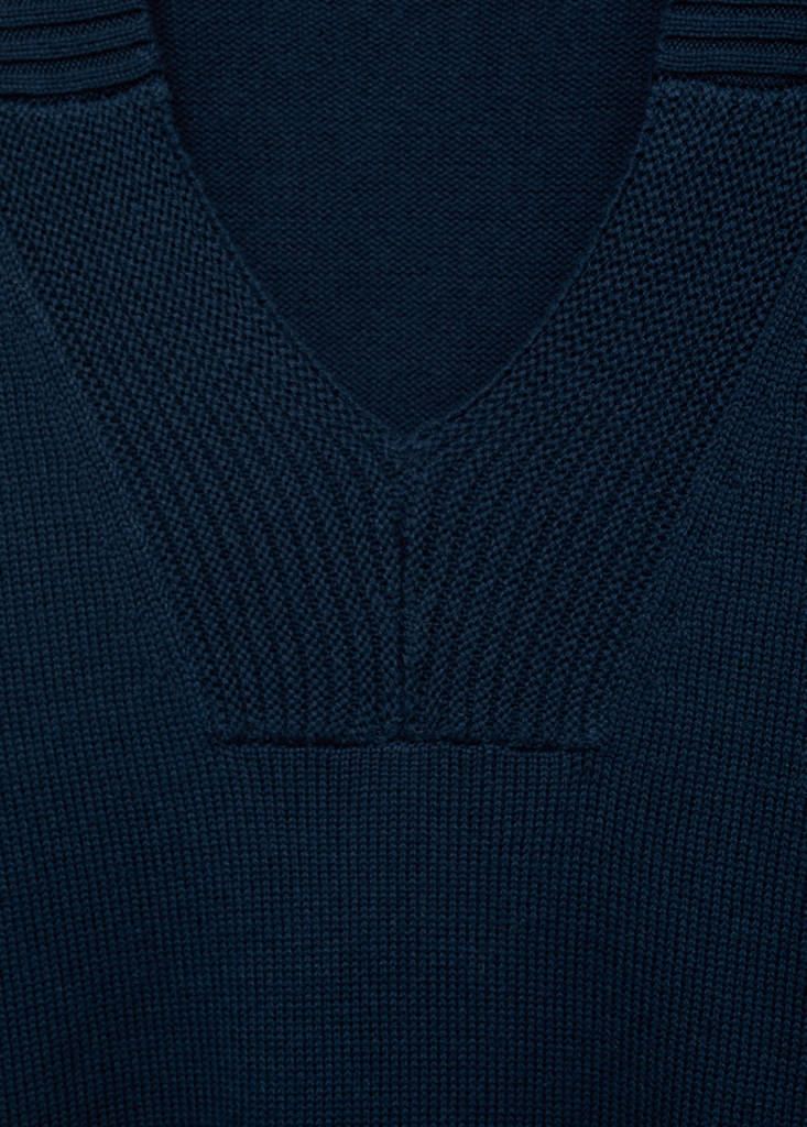 V-neck knit sweater — Navy