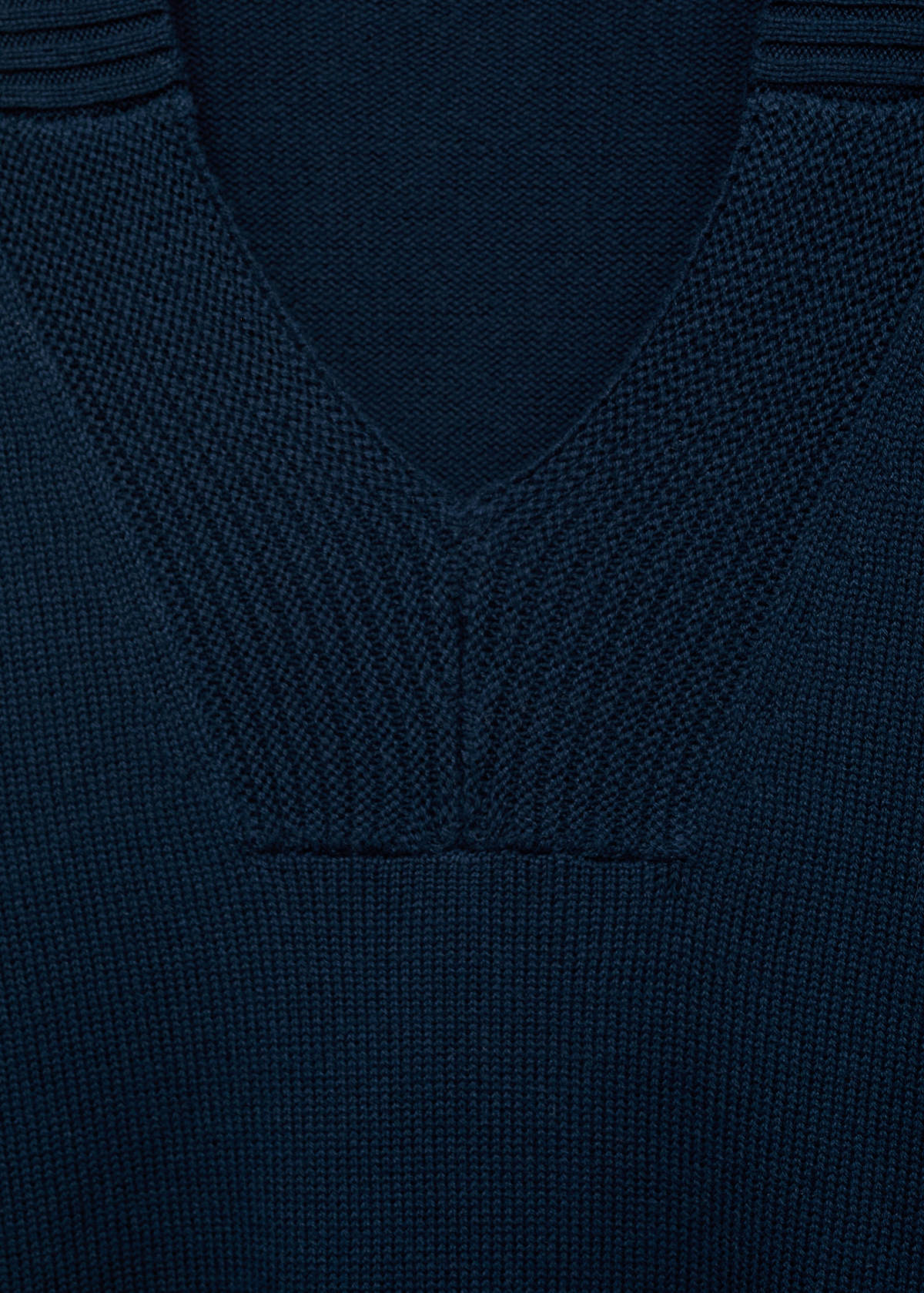 V-neck knit sweater — Navy