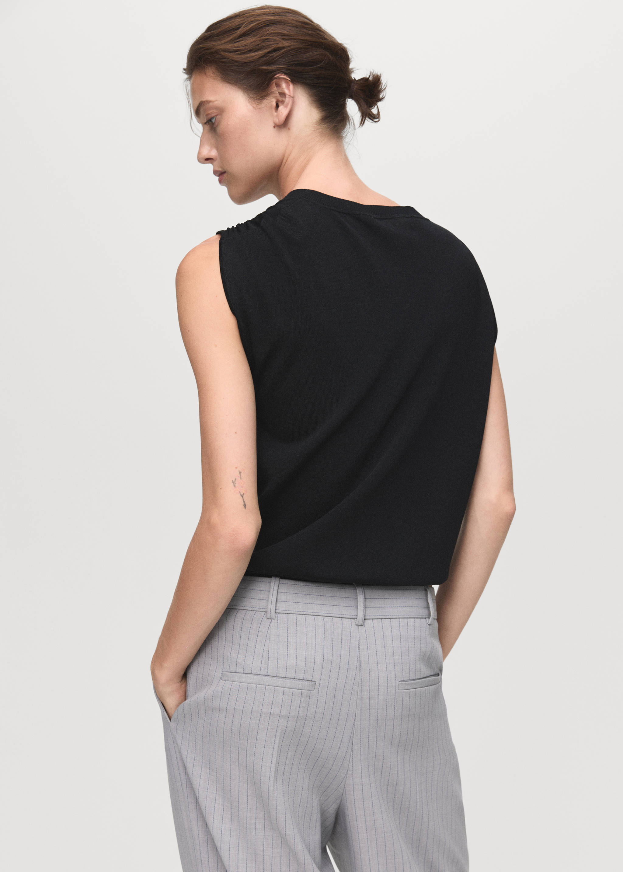 Short-sleeved sweater with metallic detail - Reverse of the article