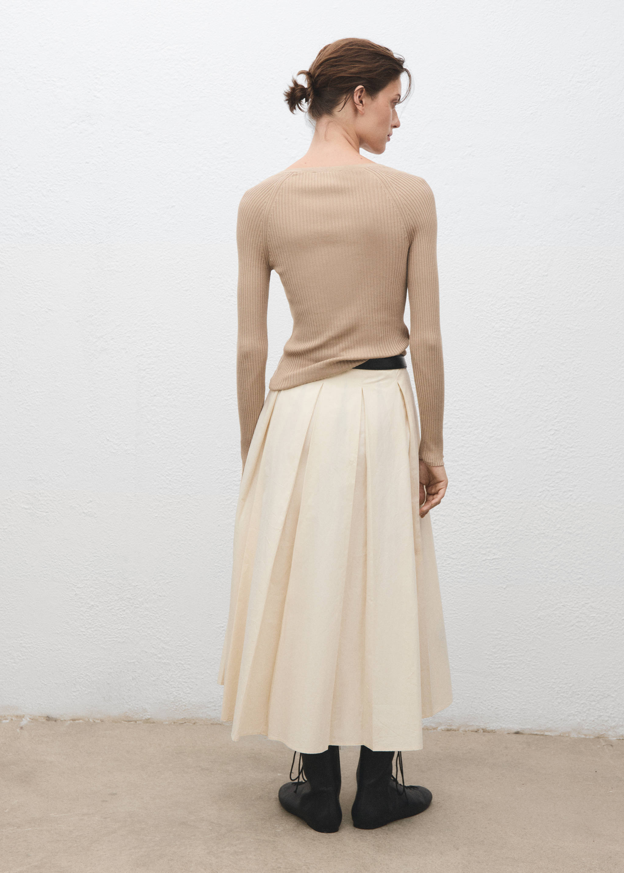 V-neck ribbed knit sweater - Reverse of the article