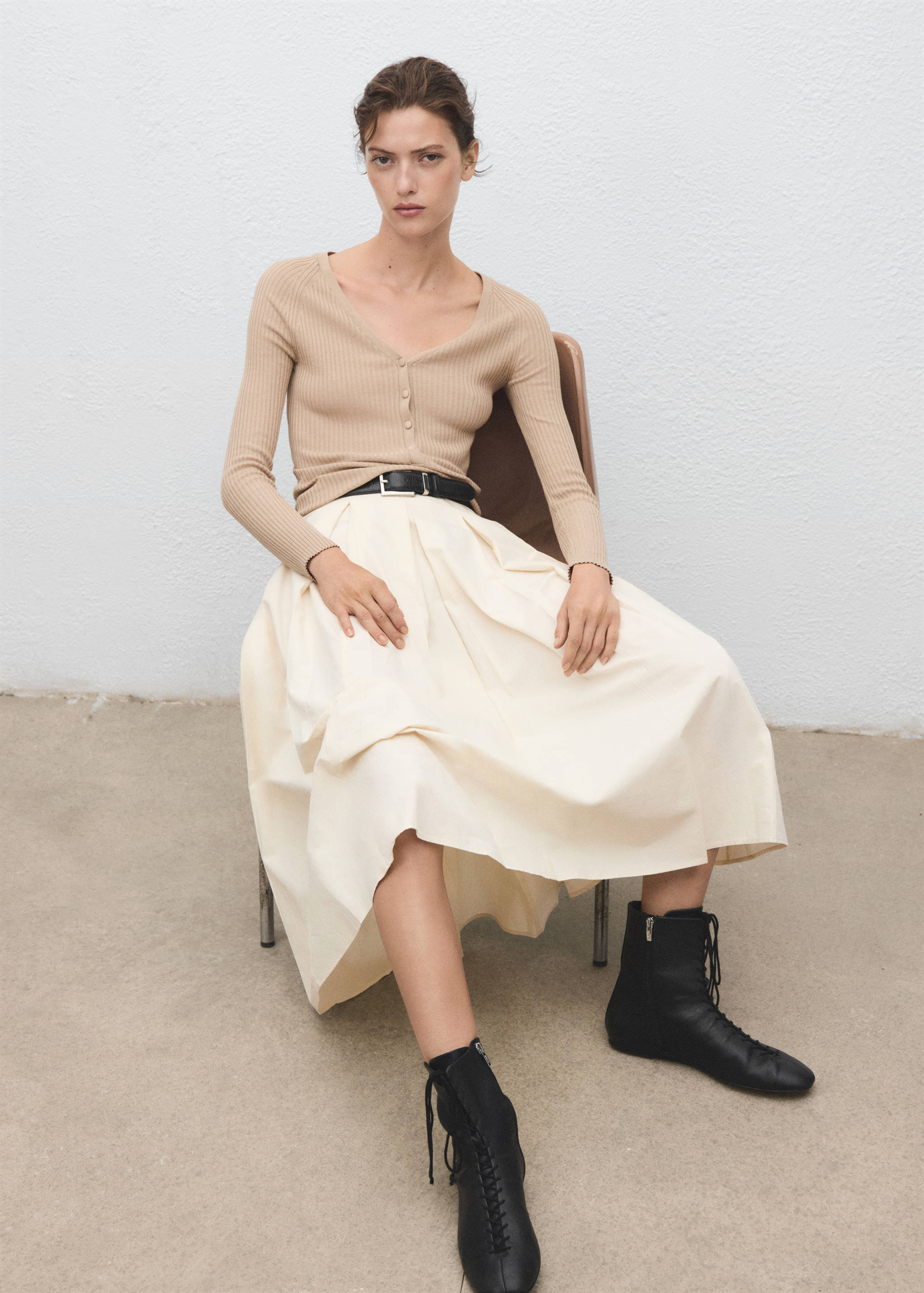 V-neck ribbed knit sweater - Details of the article 2