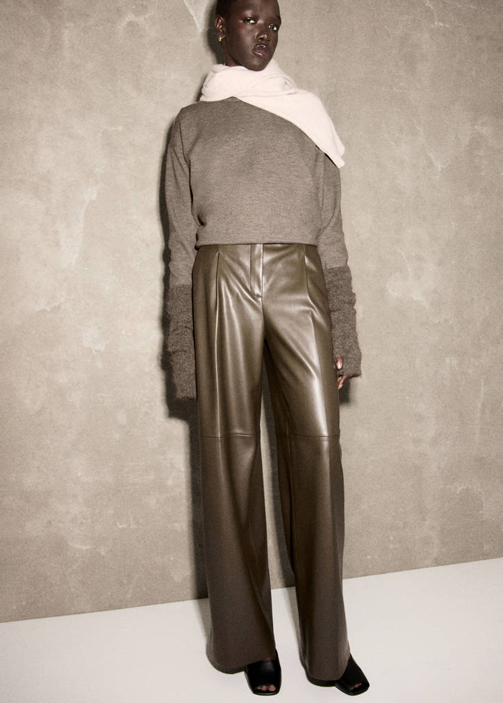 Oversized sweater with ribbed trim — Medium Brown