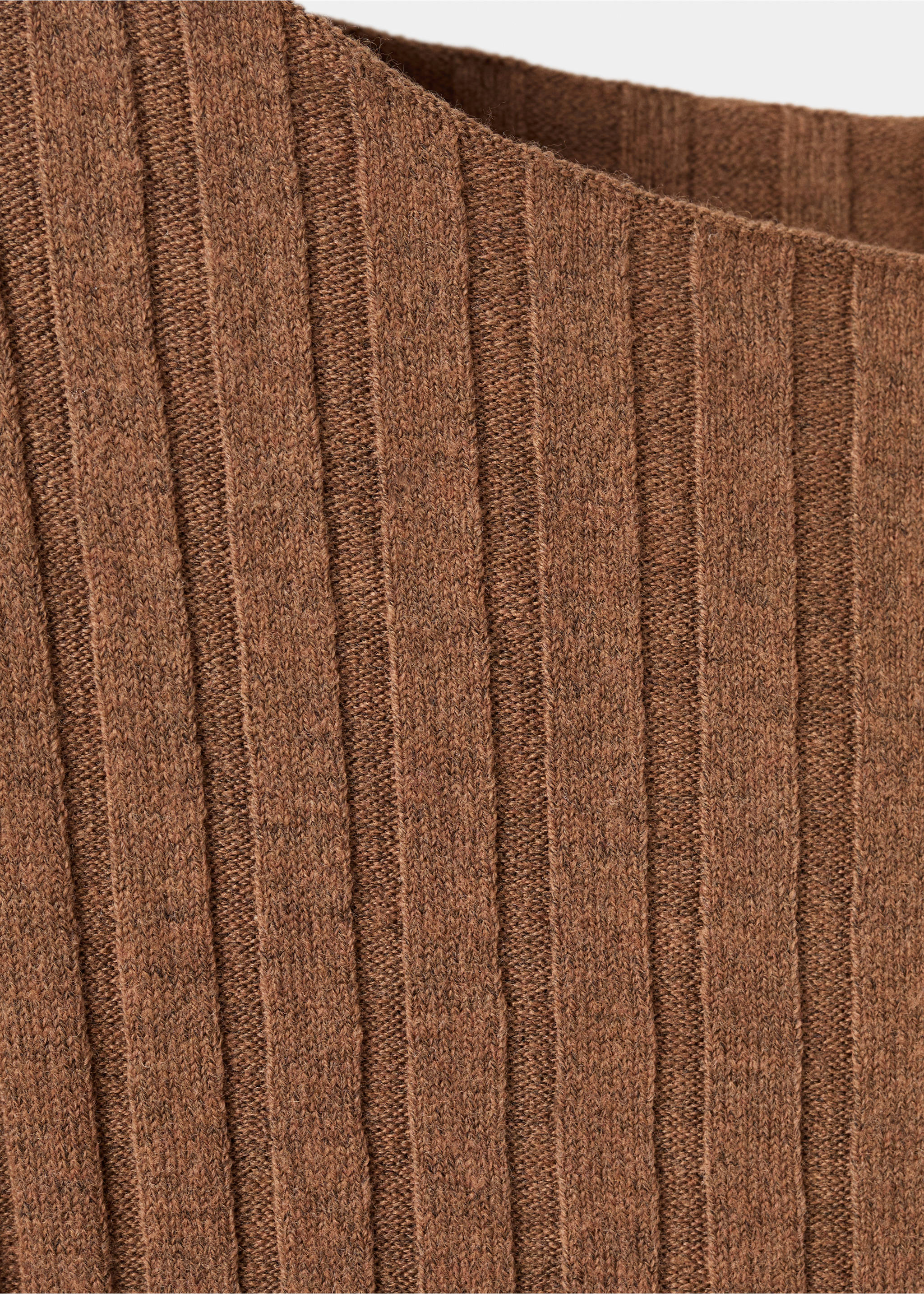 Geribde trui met boothals - Detail van het artikel 0, Chocoladebruin. Ref: 17005815-00.