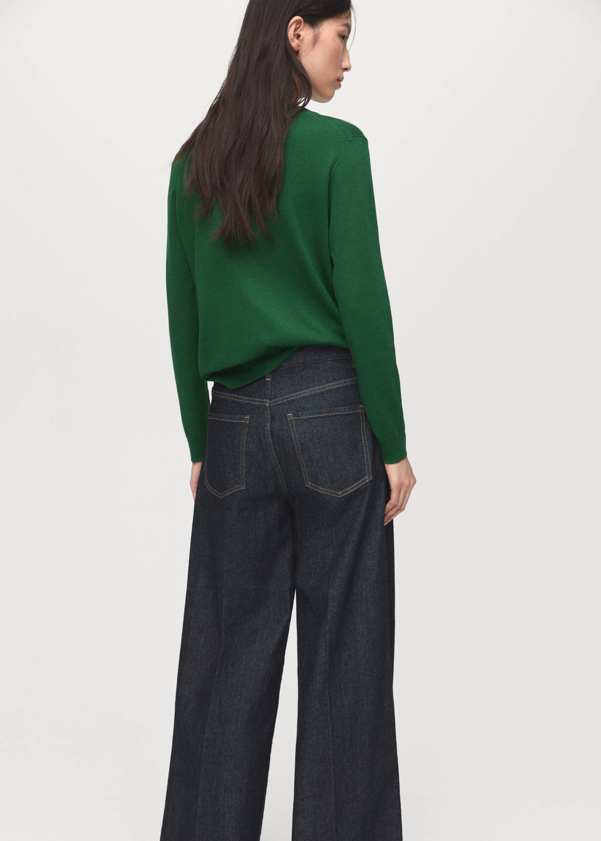 Fine-knit crew-neck sweater - Reverse of the article