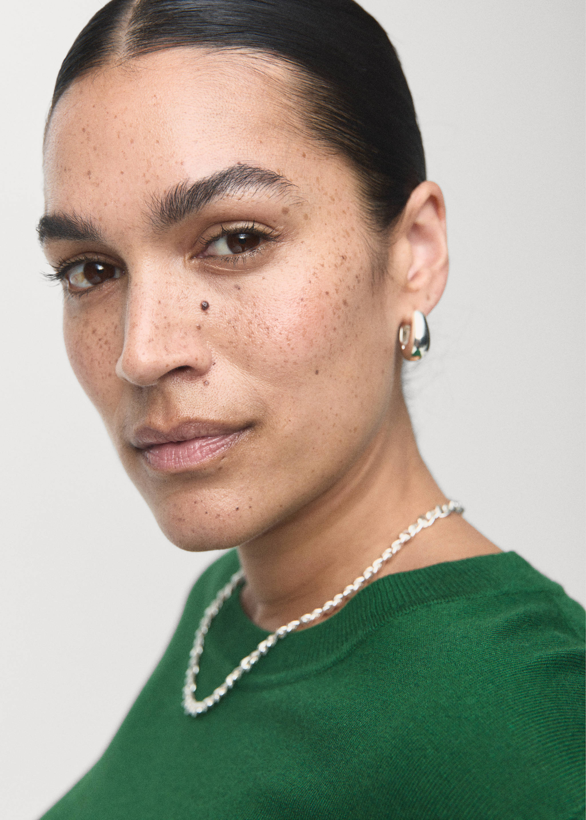 Fine-knit crew-neck sweater - Details of the article 4