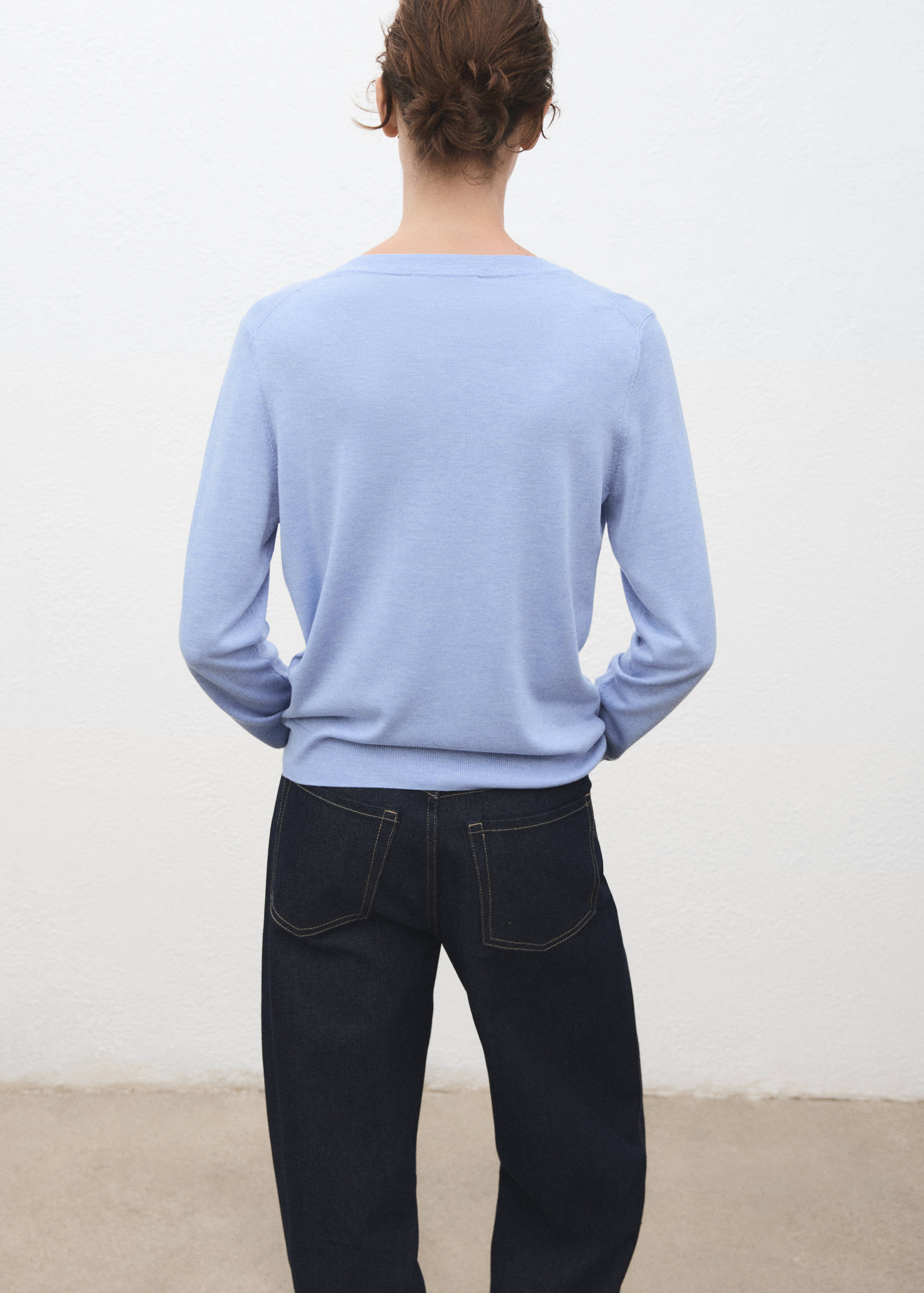 Fine-knit crew-neck sweater - Reverse of the article