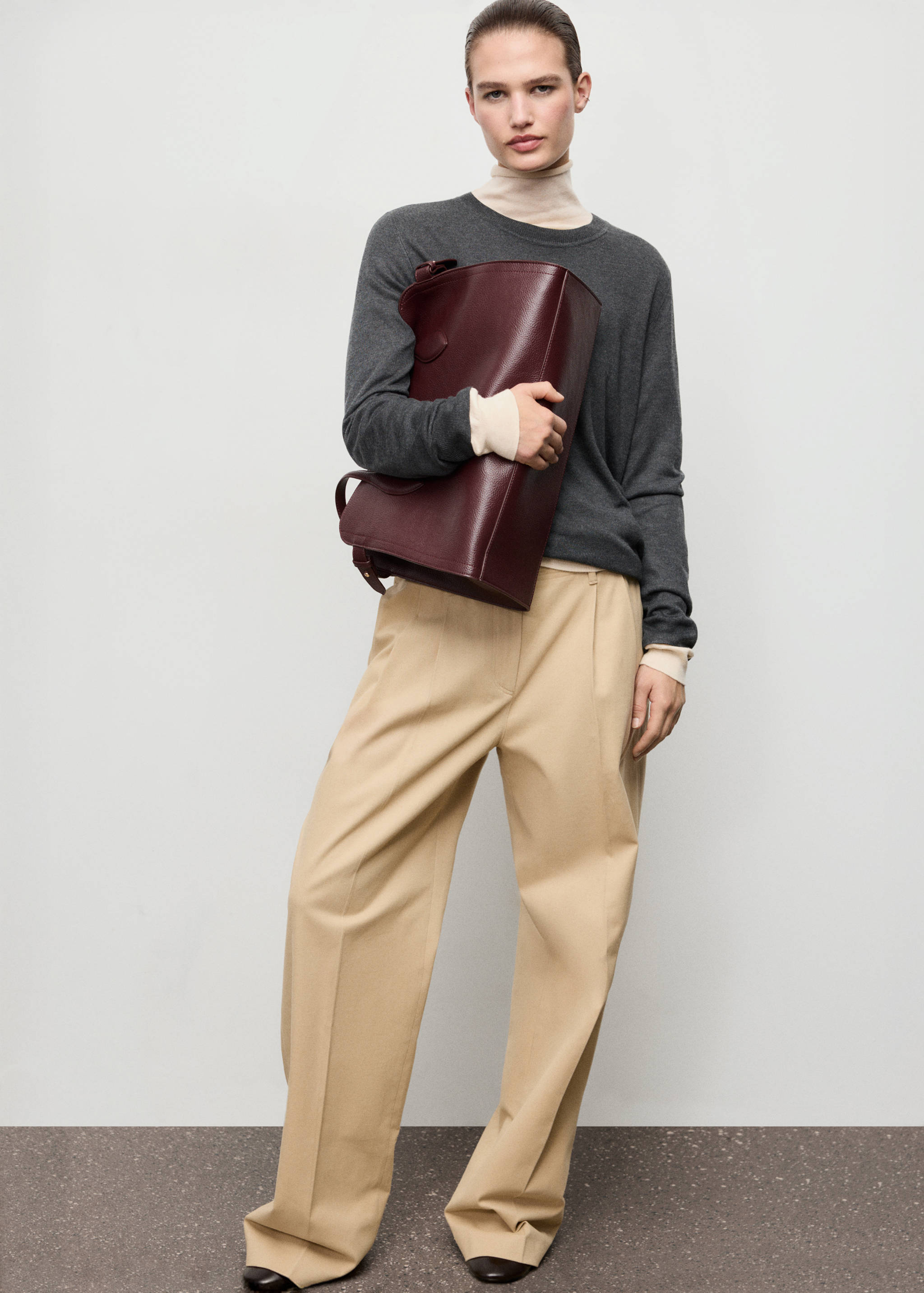 Fine-knit crew-neck sweater - General plane