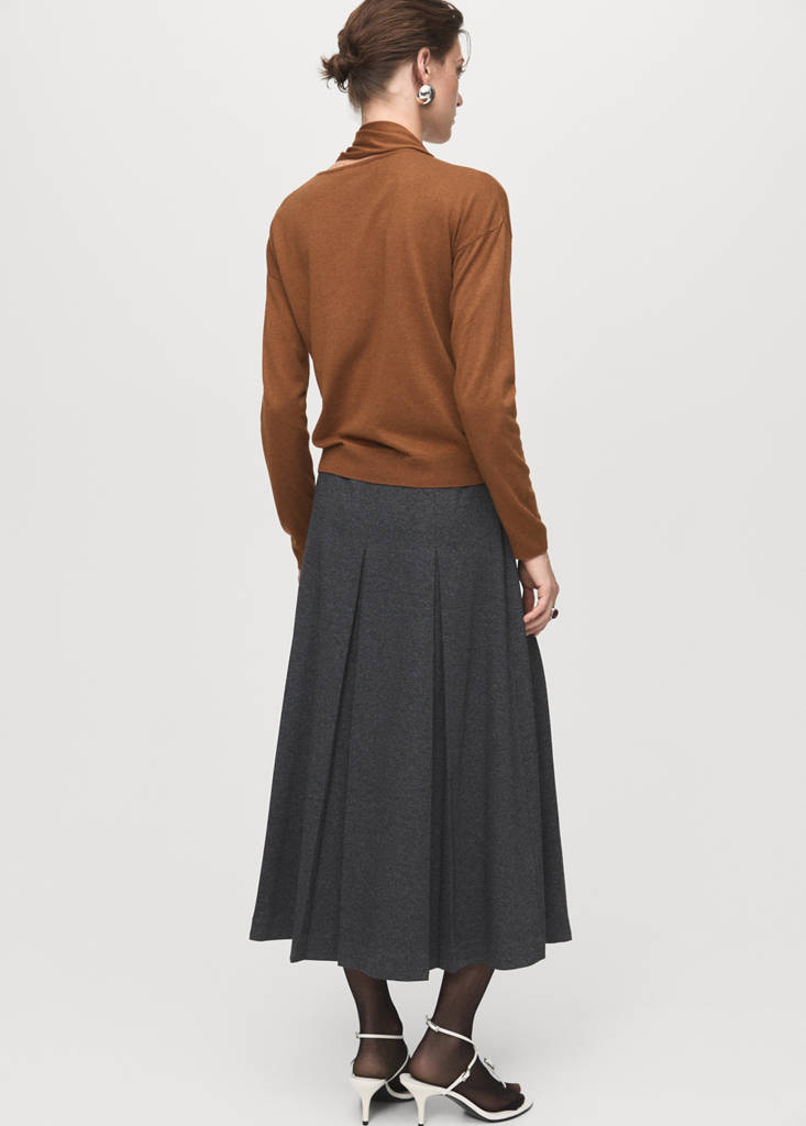 Fine-knit sweater with scarf — Medium Brown