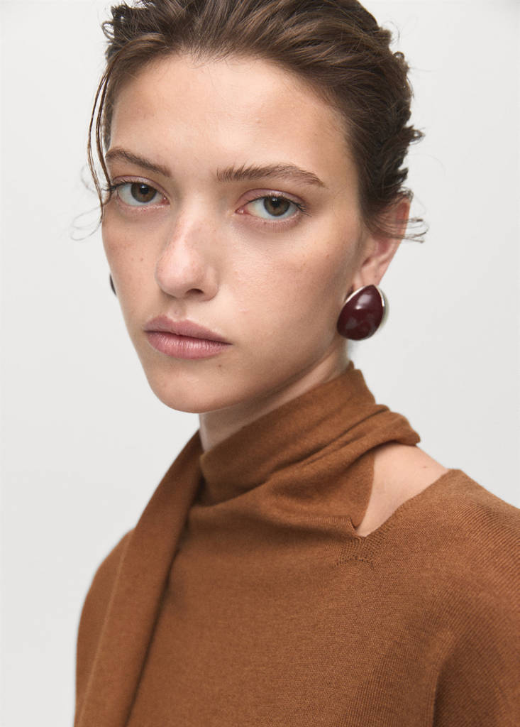 Fine-knit sweater with scarf — Medium Brown