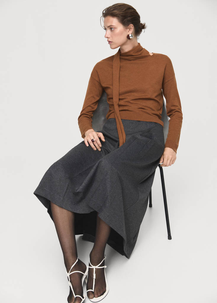 Fine-knit sweater with scarf — Medium Brown