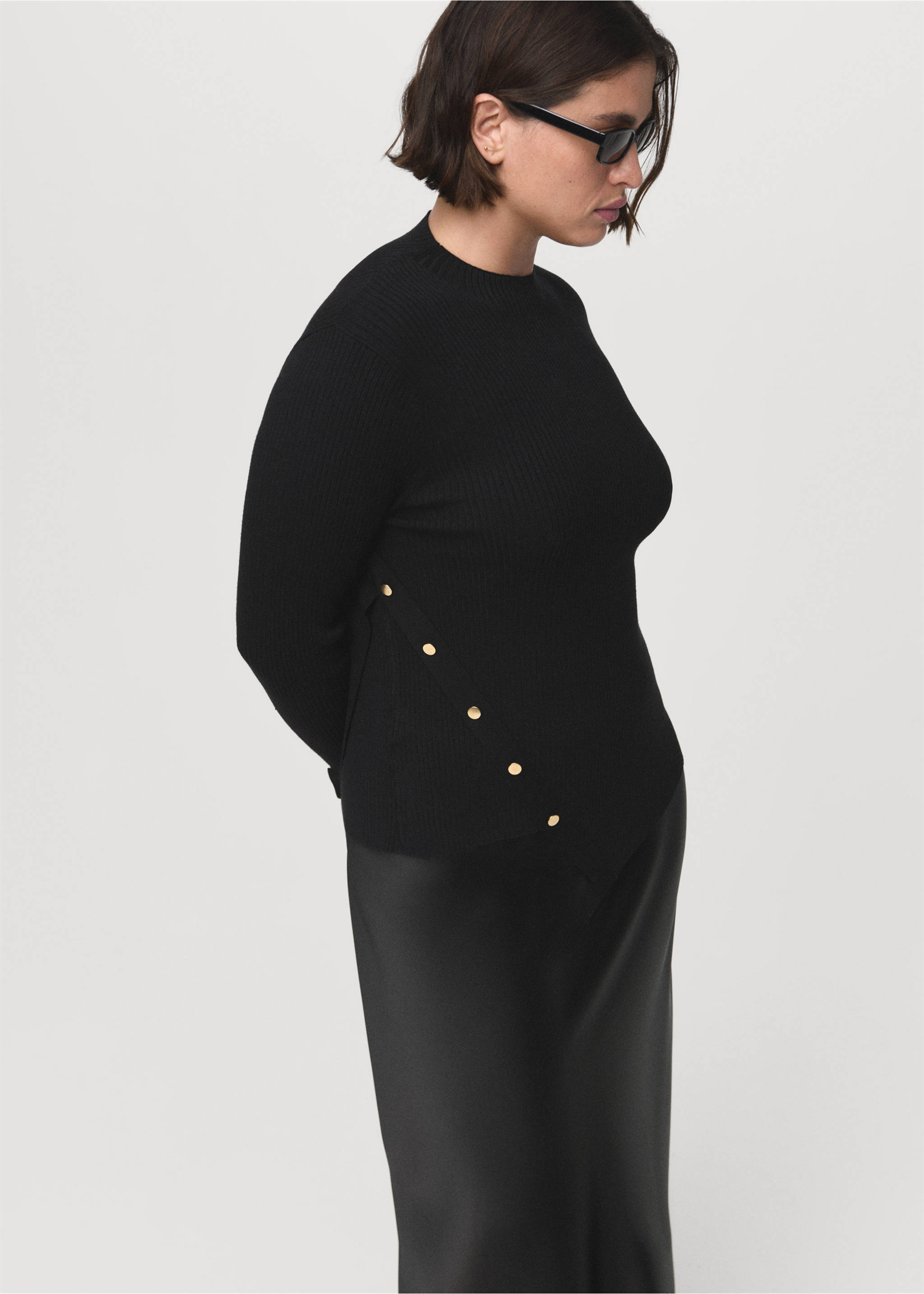 Pull asymétrique avec boutons - Détail de l'article 4, Noir. Ref: 17005826-00.