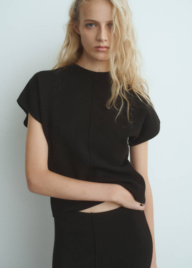 Fine-knit fitted sweater — Black