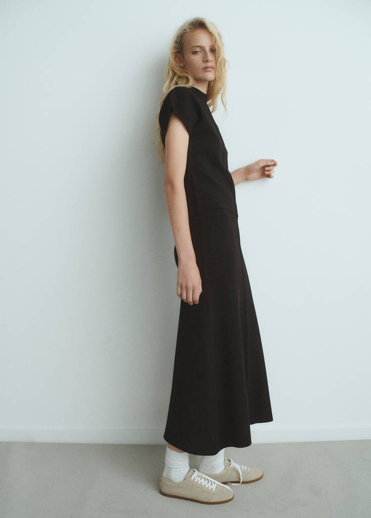 Fine-knit fitted sweater — Black
