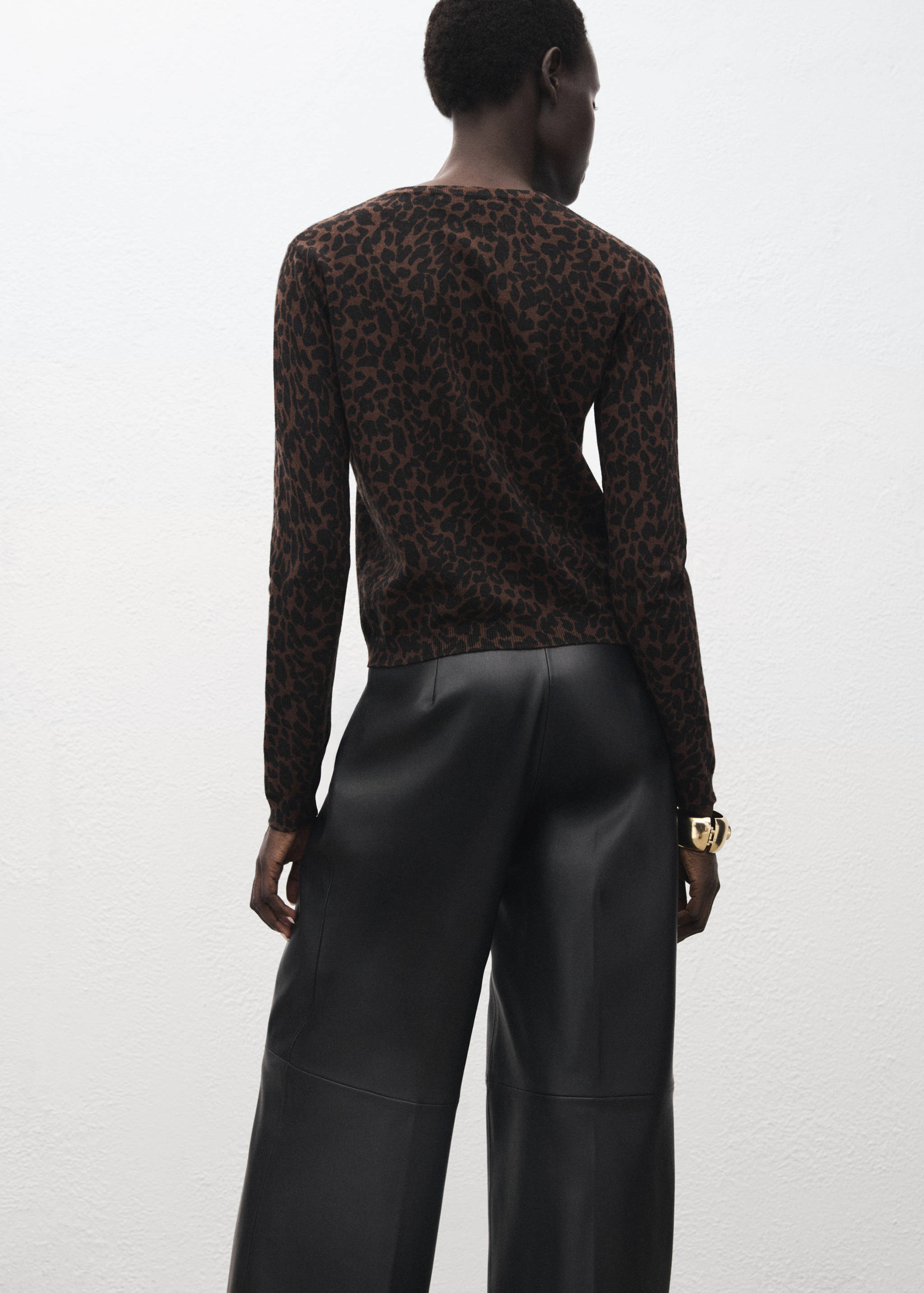 Ribbed leopard-print sweater - Reverse of the article