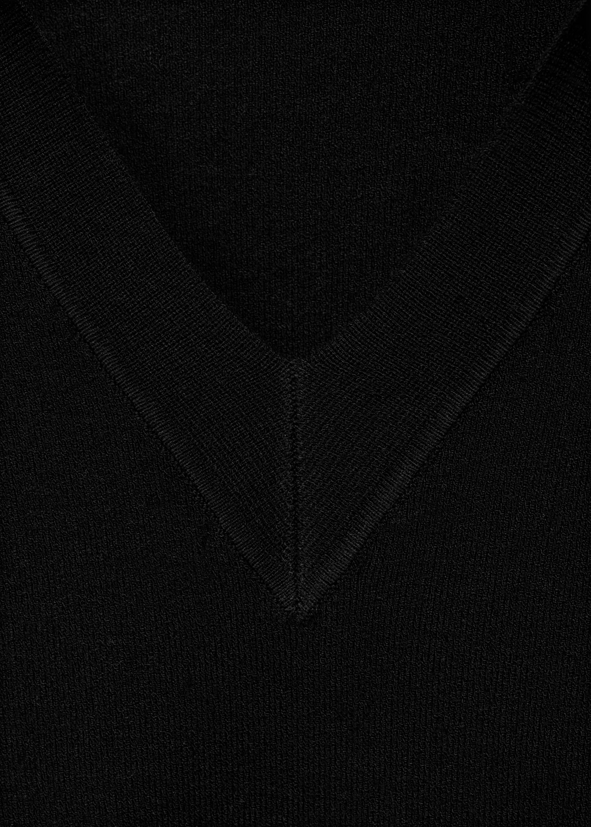 Fine-knit V-neck sweater - Details of the article 8