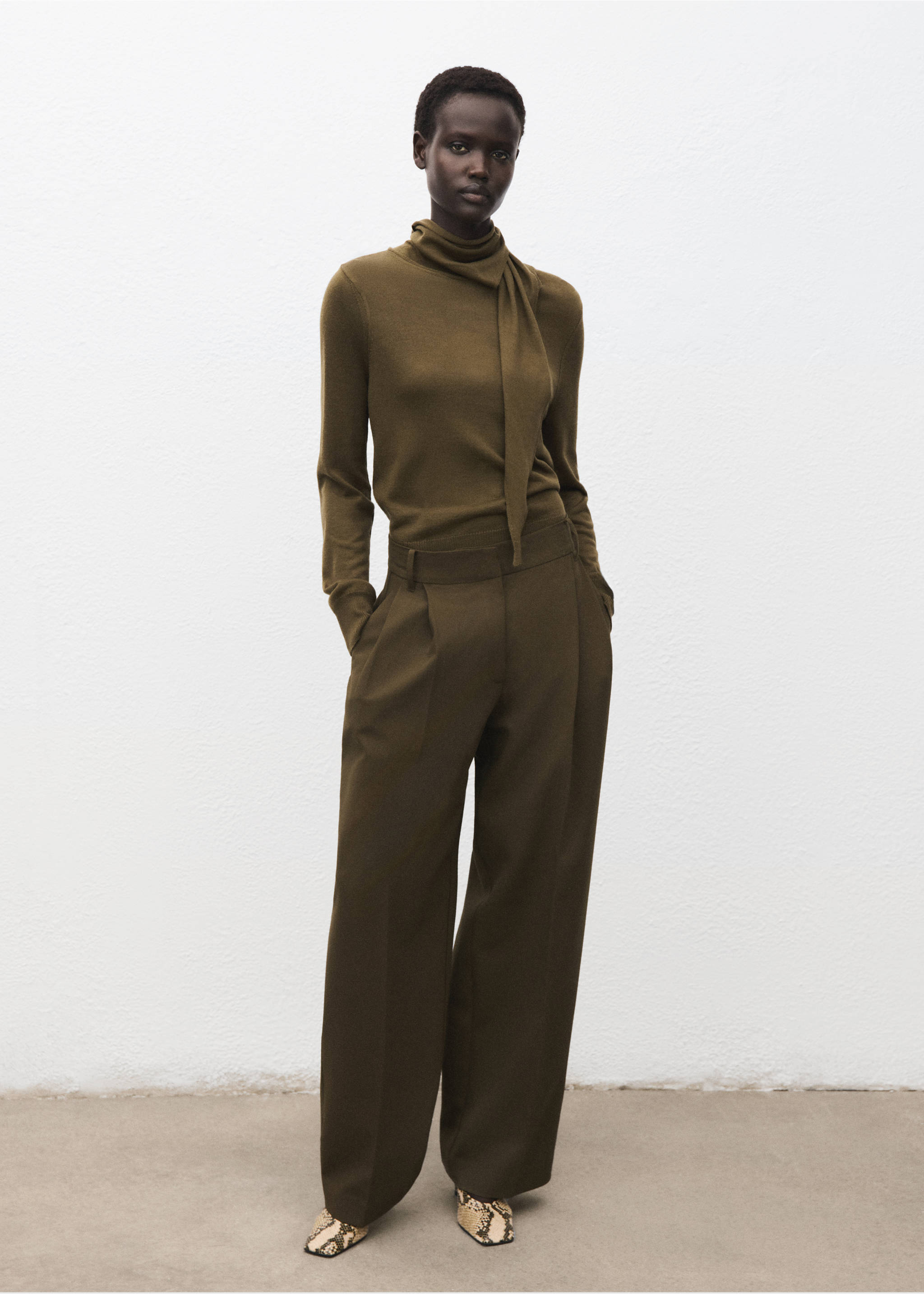 Turtleneck sweater with knot - General plane, Olive Green. Ref: 17005837-00.