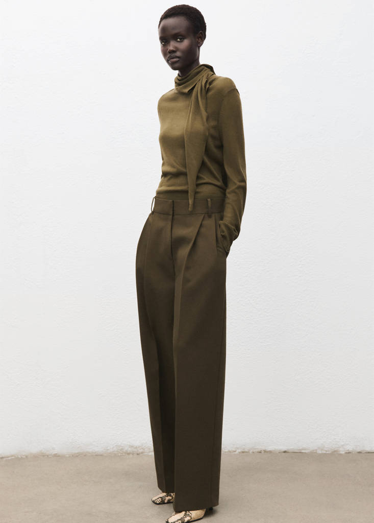 Turtleneck sweater with knot — Olive Green