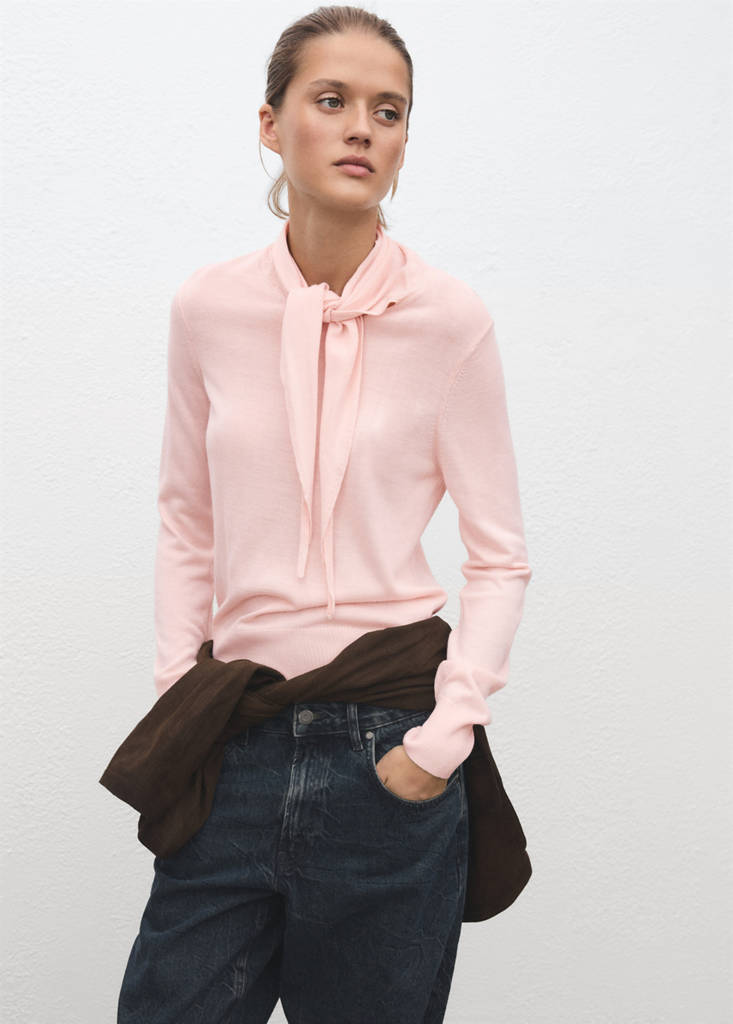 Turtleneck sweater with knot — Pastel Pink