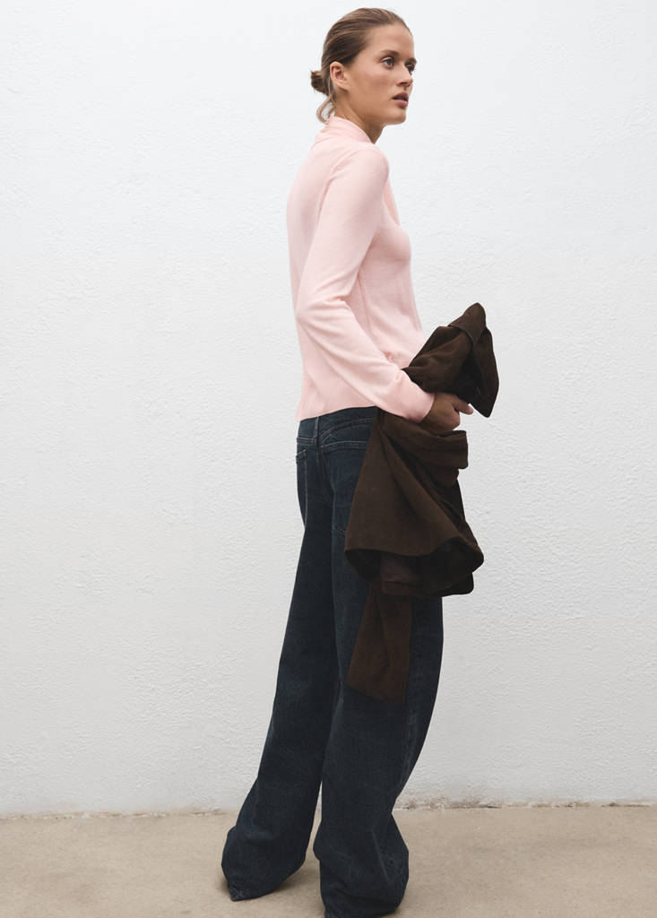 Turtleneck sweater with knot — Pastel Pink