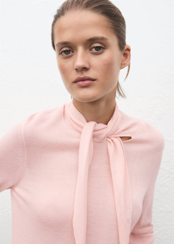 Turtleneck sweater with knot — Pastel Pink