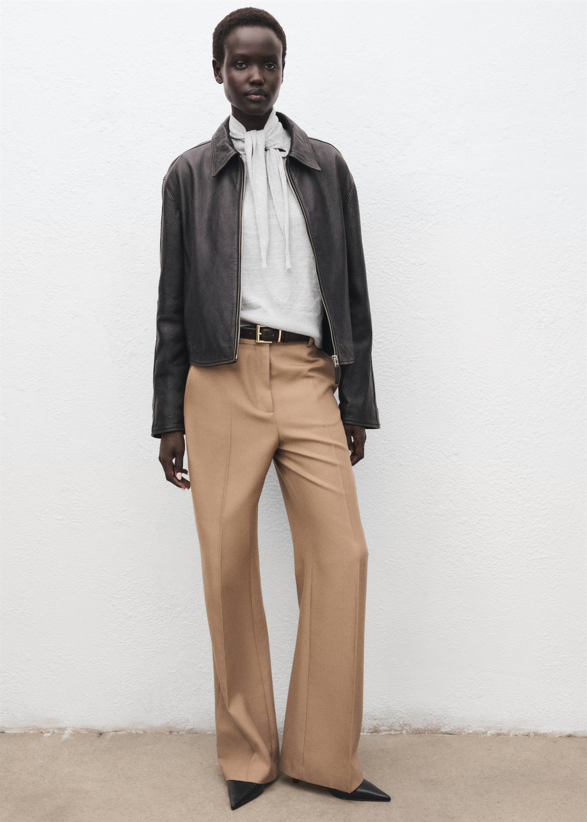 Turtleneck sweater with knot - General plane